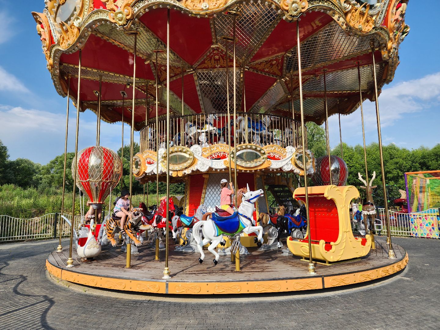 Чехов, карусель, аттракционы, городской парк, бесплатное катание, дети, отдых,