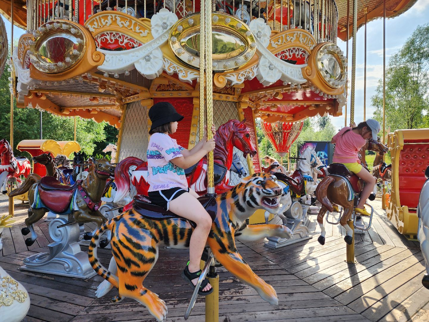 Чехов, карусель, аттракционы, городской парк, бесплатное катание, дети, отдых,