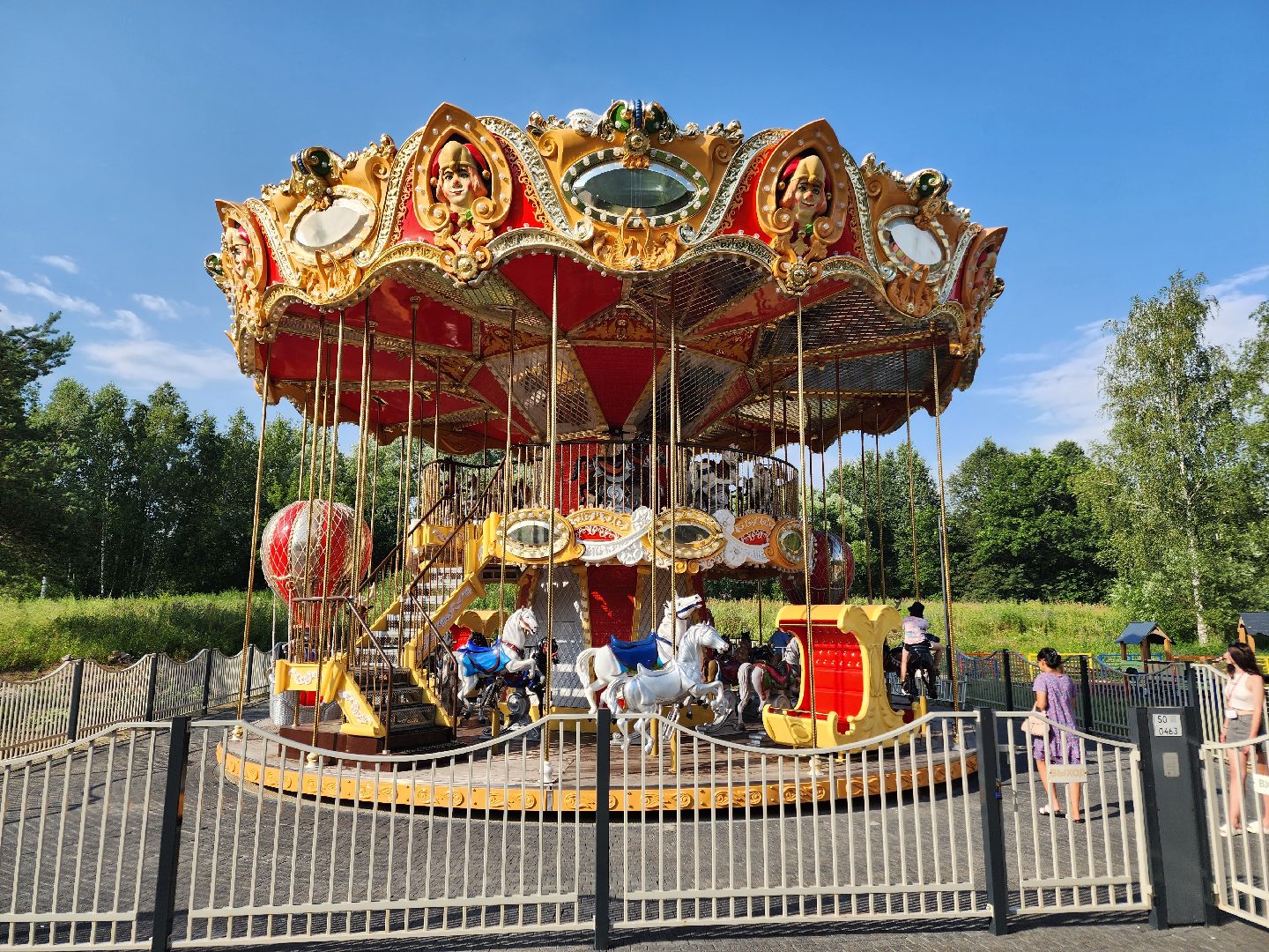 Чехов, карусель, аттракционы, городской парк, бесплатное катание, дети, отдых,