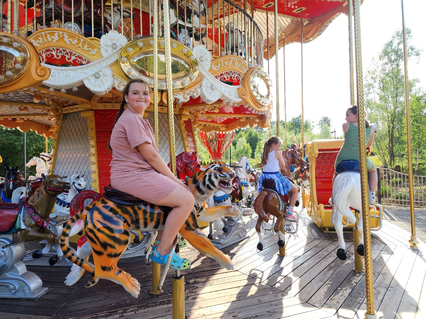 Чехов, карусель, аттракционы, городской парк, бесплатное катание, дети, отдых,