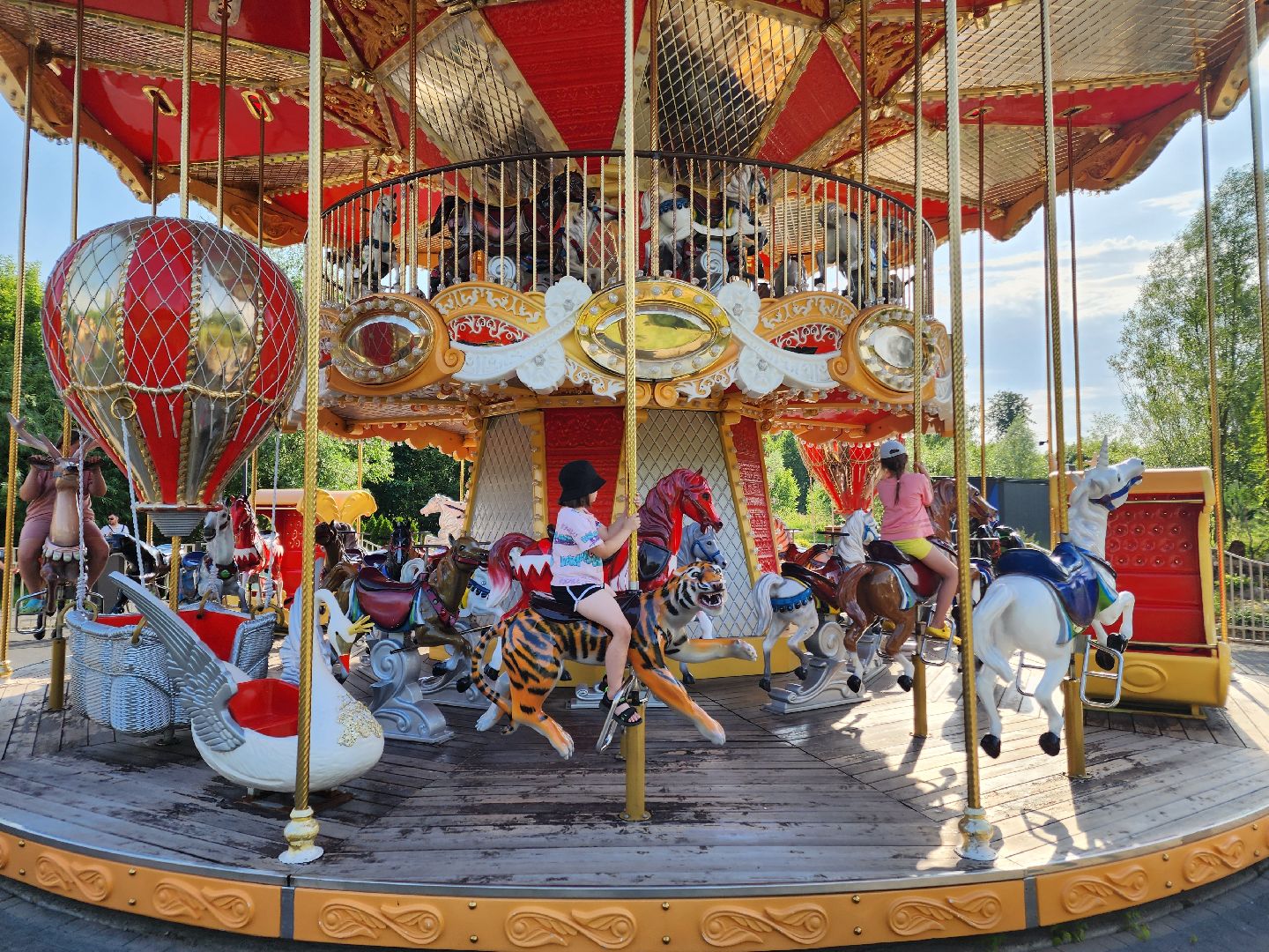 Чехов, карусель, аттракционы, городской парк, бесплатное катание, дети, отдых,