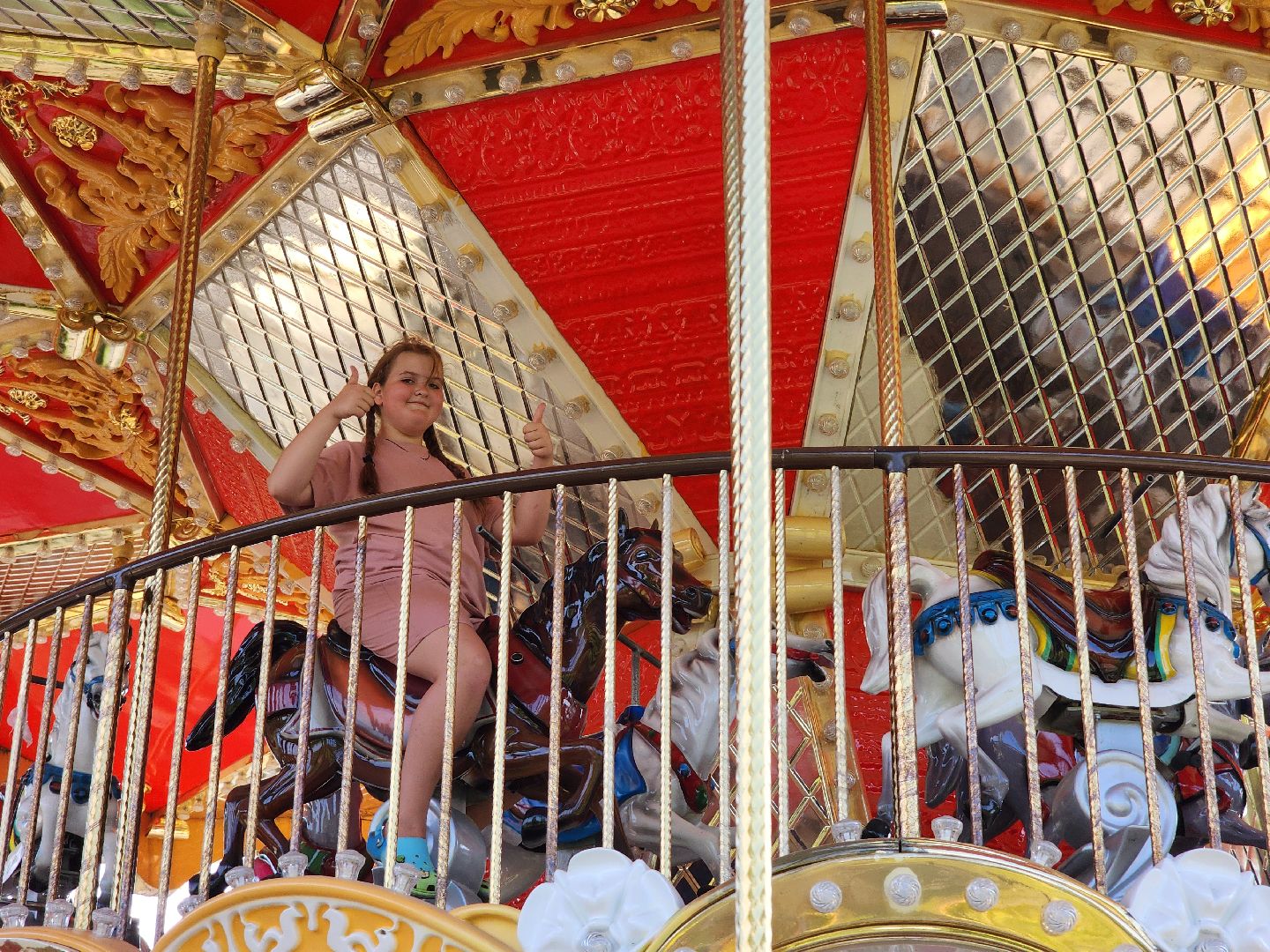 Чехов, карусель, аттракционы, городской парк, бесплатное катание, дети, отдых,