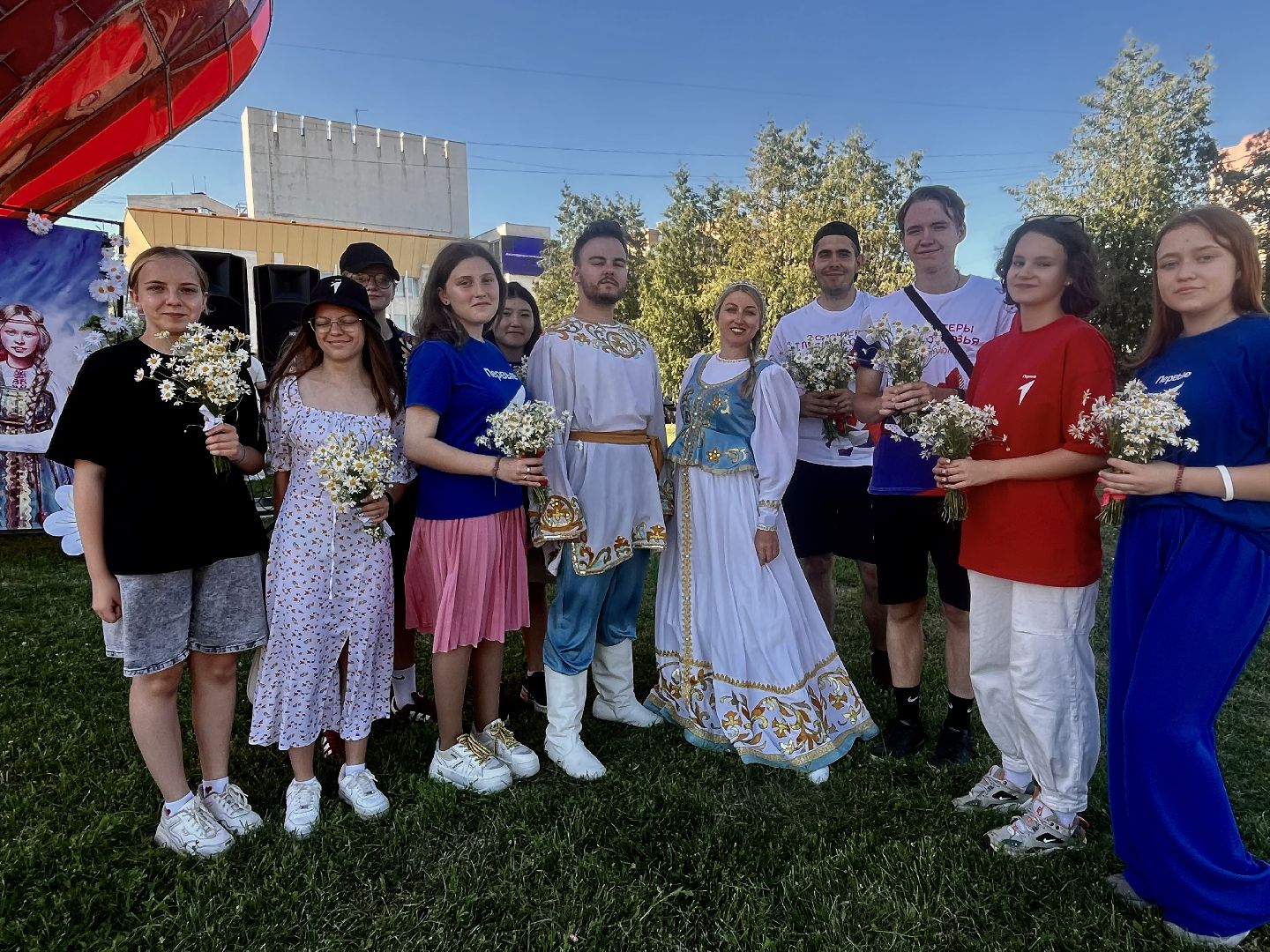 ромашки, ромашковое настроение, наро-фоминск, день семьи любви и верности, волонтеры подмосковья, движение первых подмосковья,