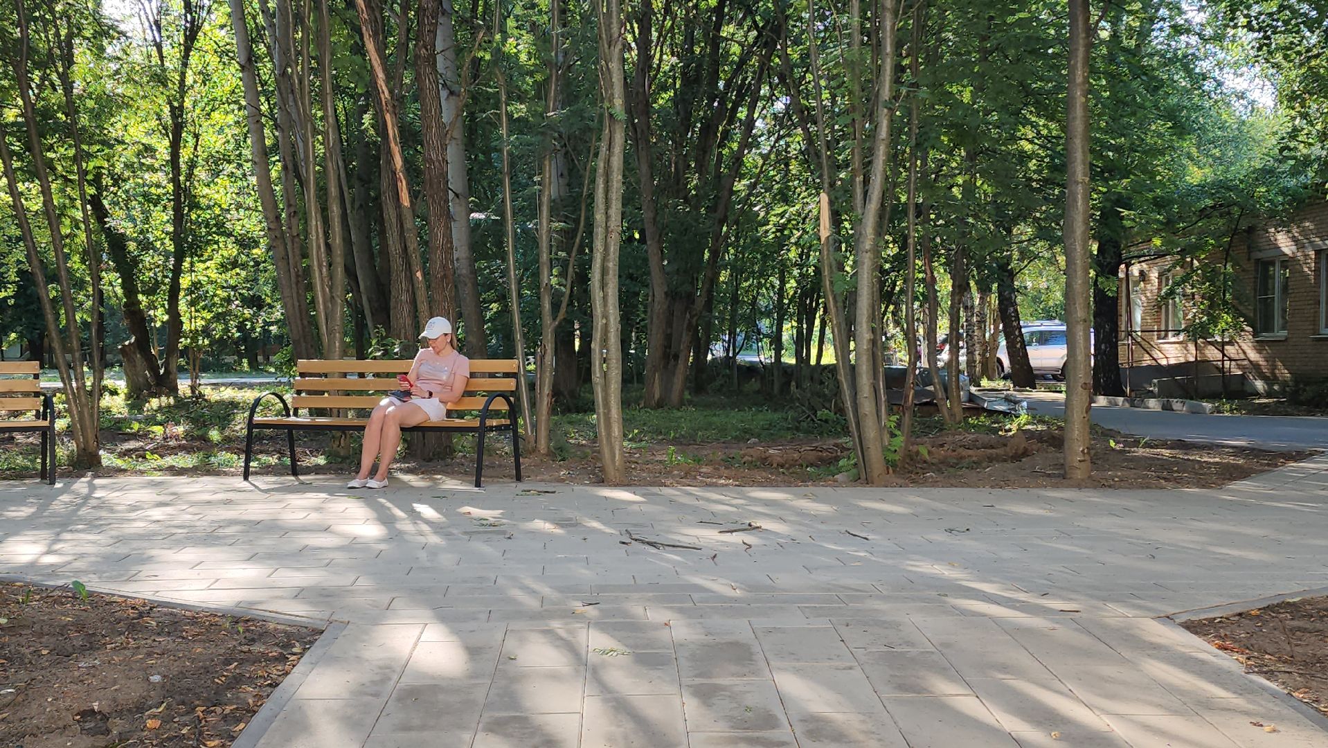 лавочки, больница, Новый сквер, Лобня,