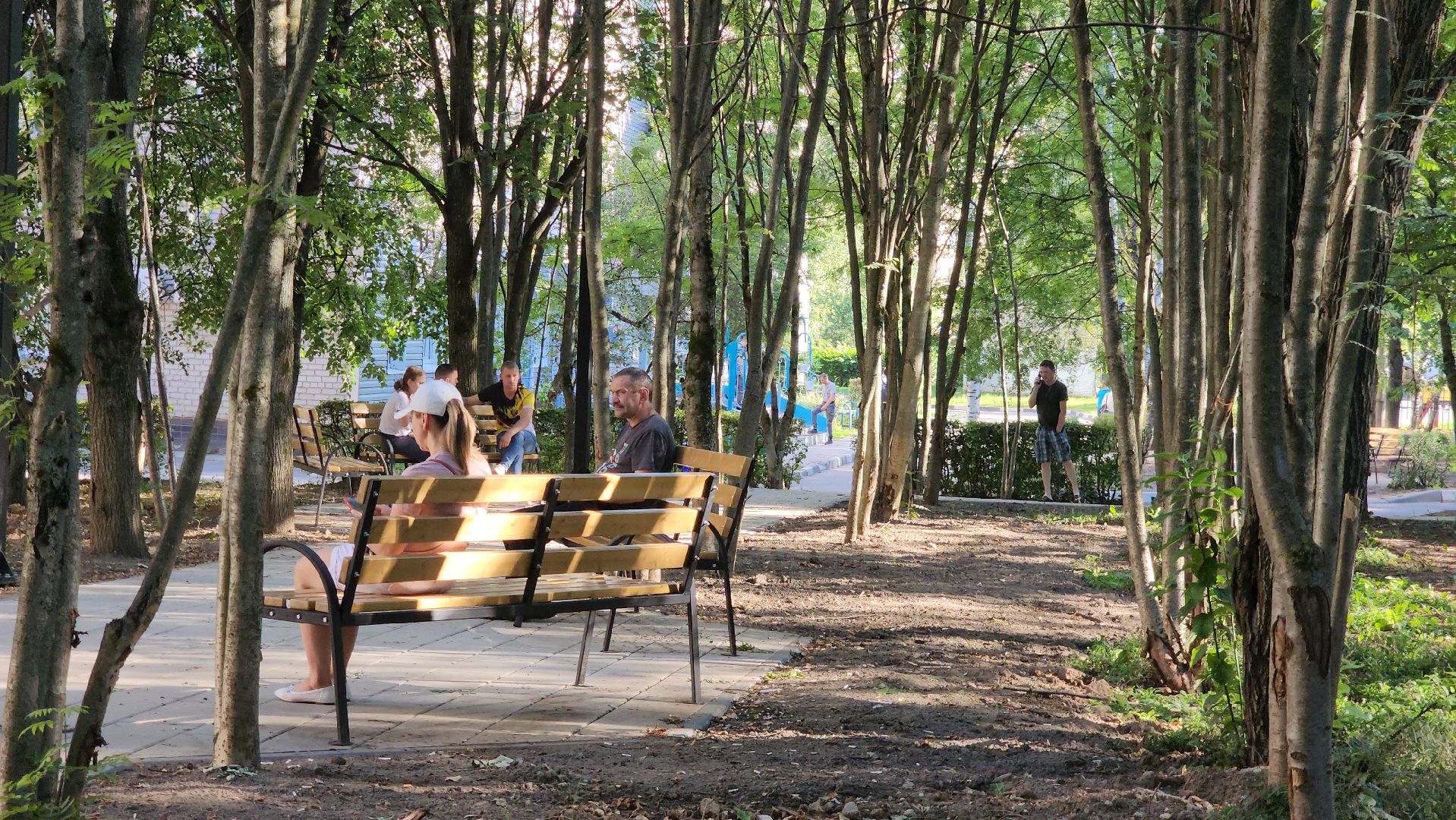 лавочки, больница, Новый сквер, Лобня,