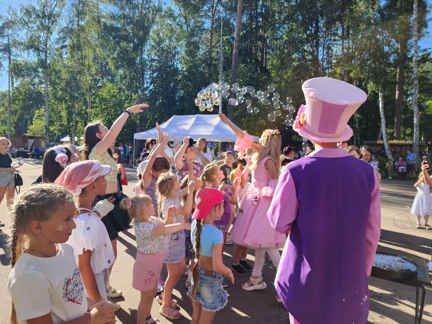 ногинск, центральный парк, день семьи любви и верности, общество, жители, дети, дети бойцов сво, год семьи,