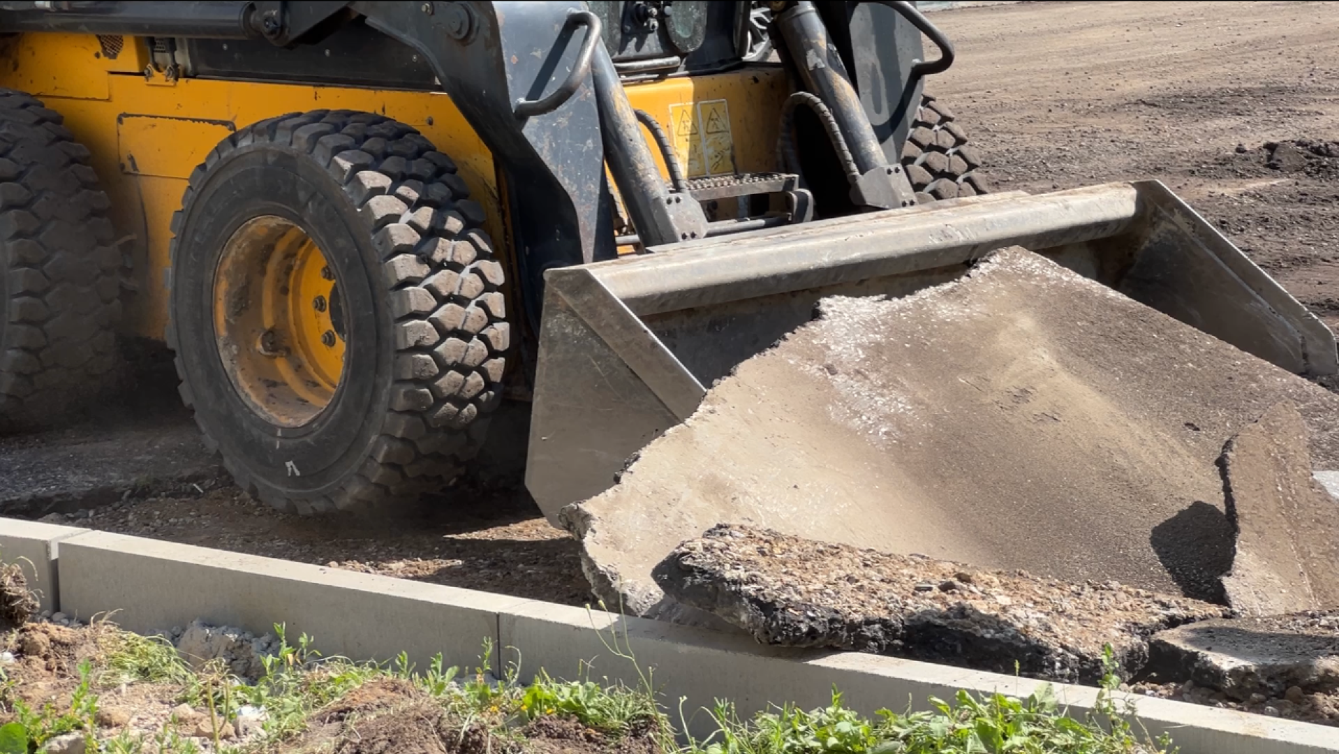 химки, благоустройство, замена асфальта во дворе, благоустройство дворовой территории,