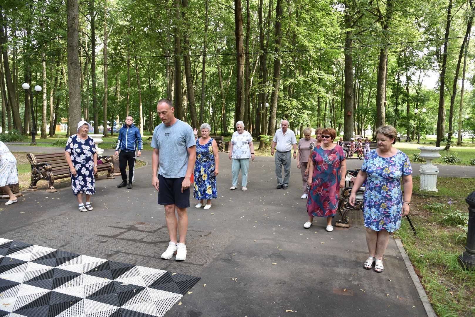 лотошино, лотошинский парк, танцы в парке, парки подмосковья, активное долголетие,