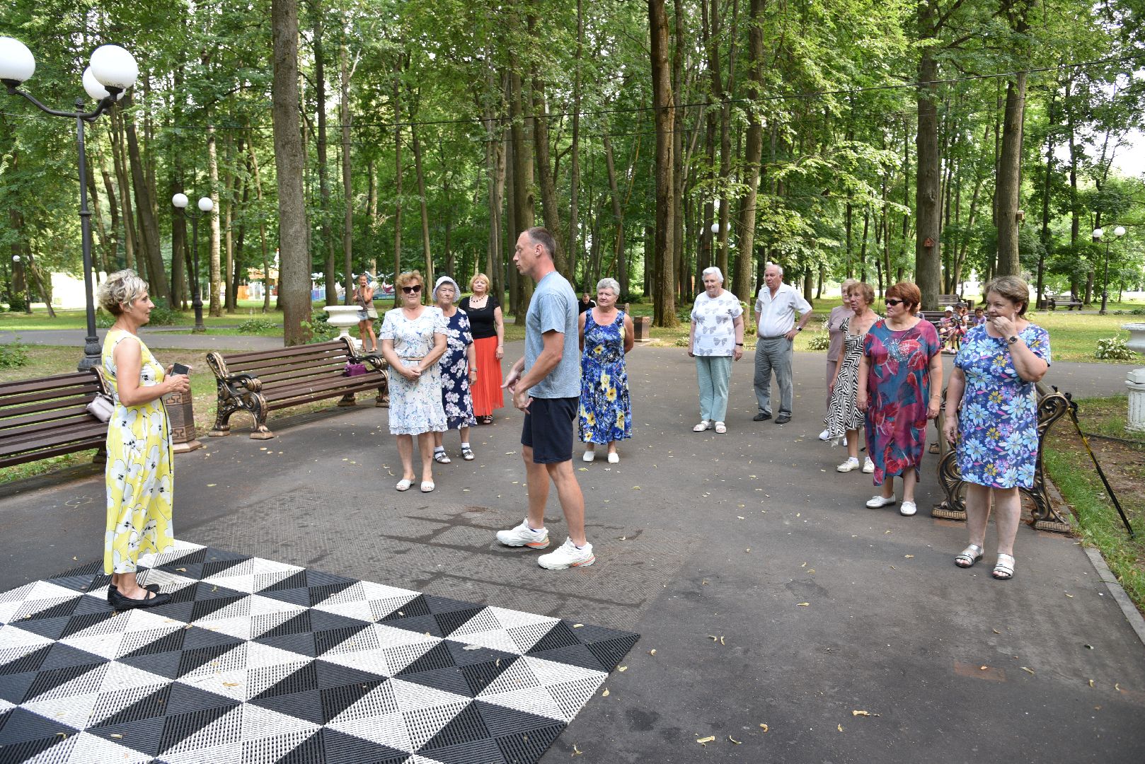 лотошино, лотошинский парк, танцы в парке, парки подмосковья, активное долголетие,
