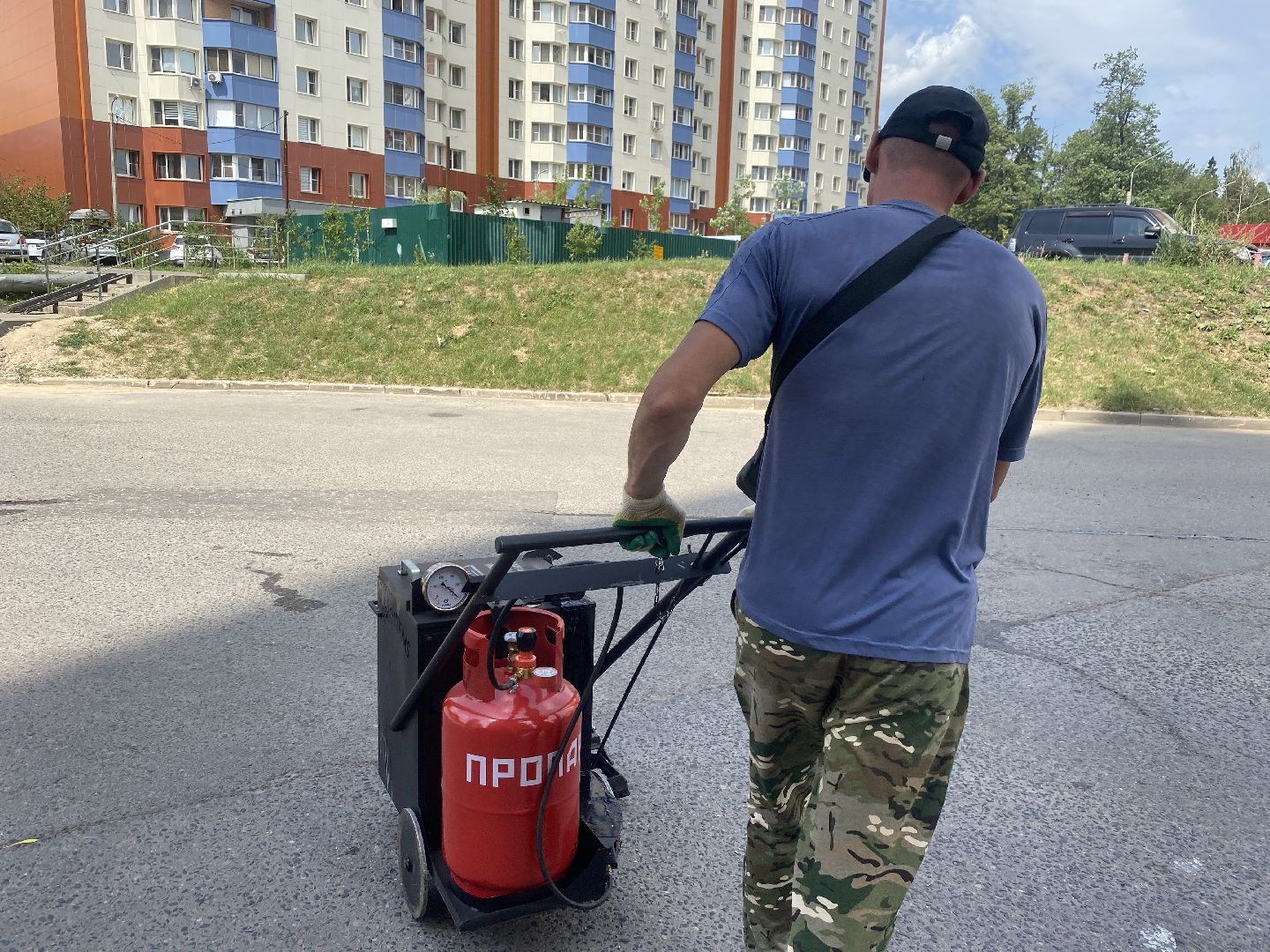 обход территории власиха, микрорайон школьный власиха, микрорайон Тополек Власиха, первый замглавы Власихи, ремонт дорог Власиха,