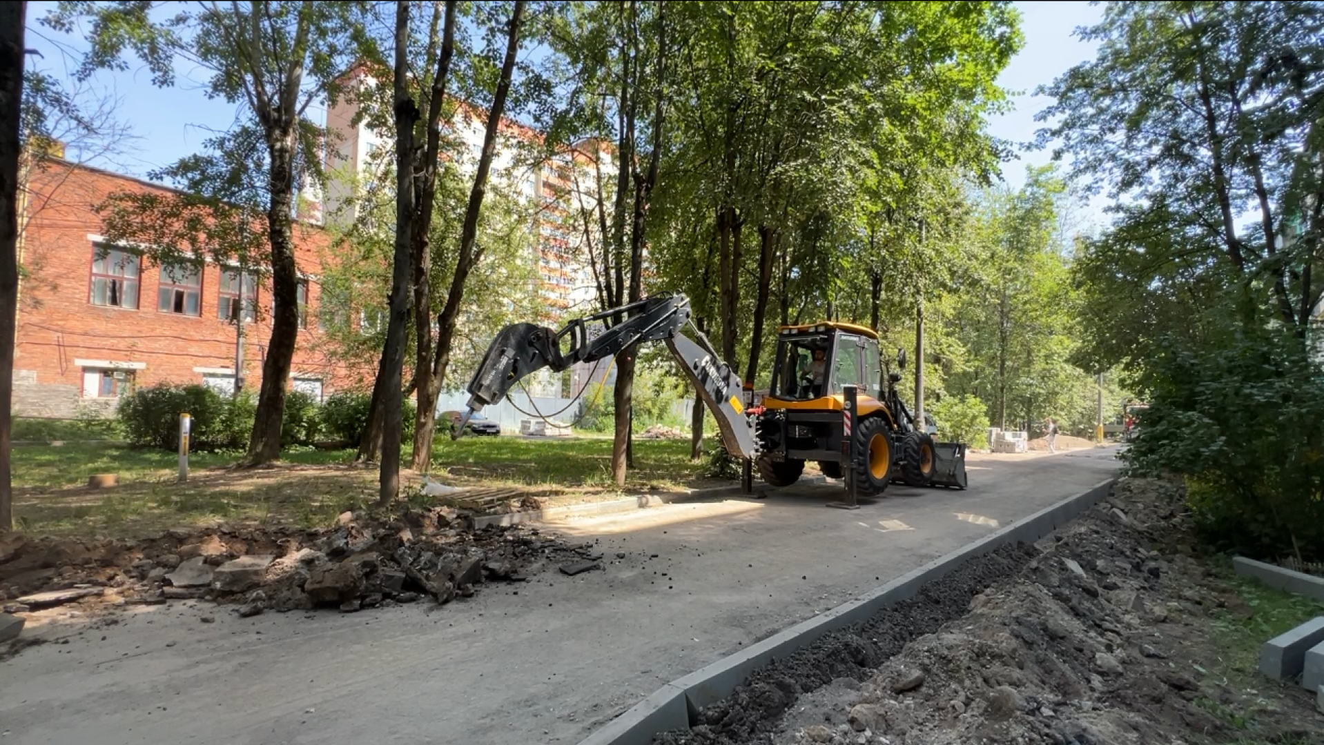 химки, благоустройство, благоустройство двора, замена асфальта, ремонт дорожного покрытия,