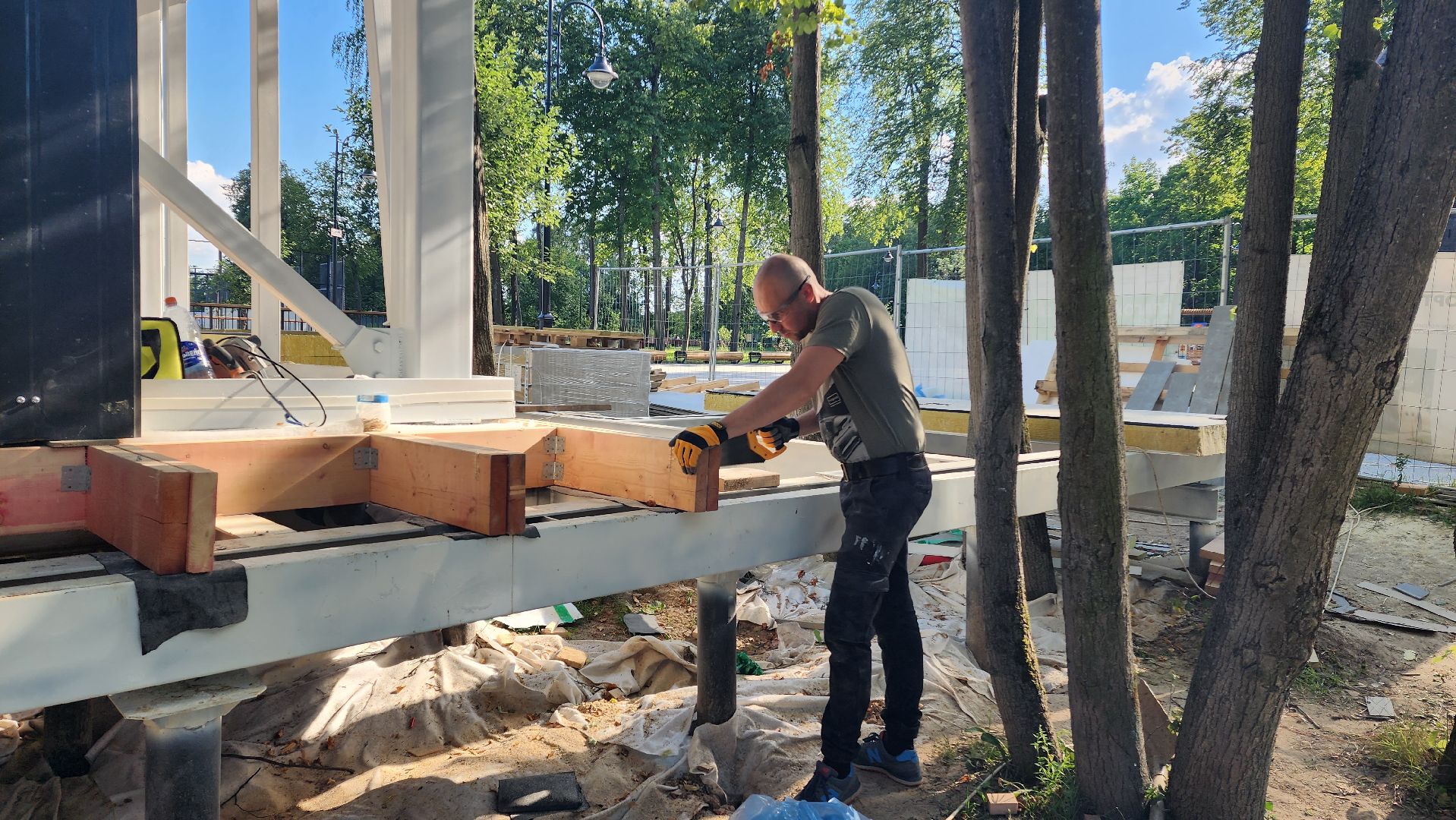 Парк Киово, Строительство, Раздевалка,