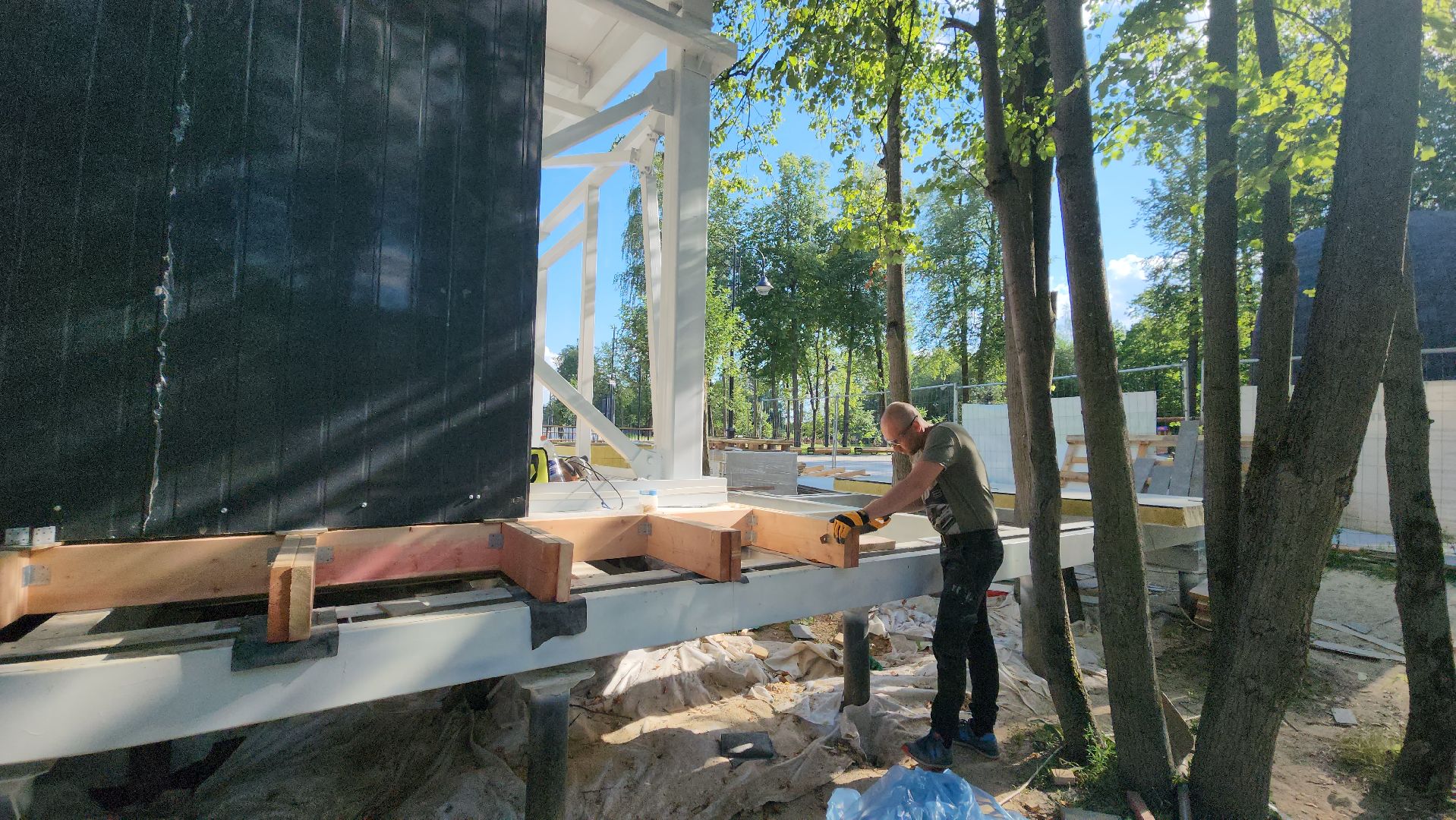 Парк Киово, Строительство, Раздевалка,