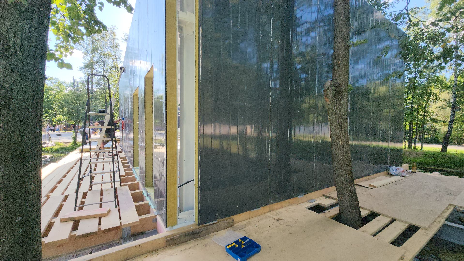 Парк Киово, Строительство, Раздевалка,