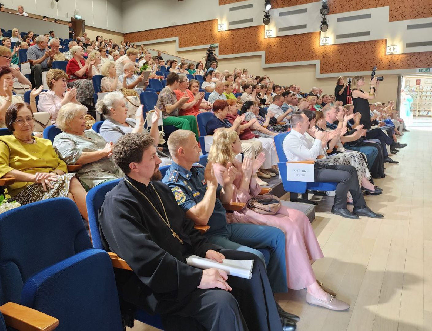 медсестра, видновская клиническая больница, амбулатория поселка володарского, ленинский городской округ,