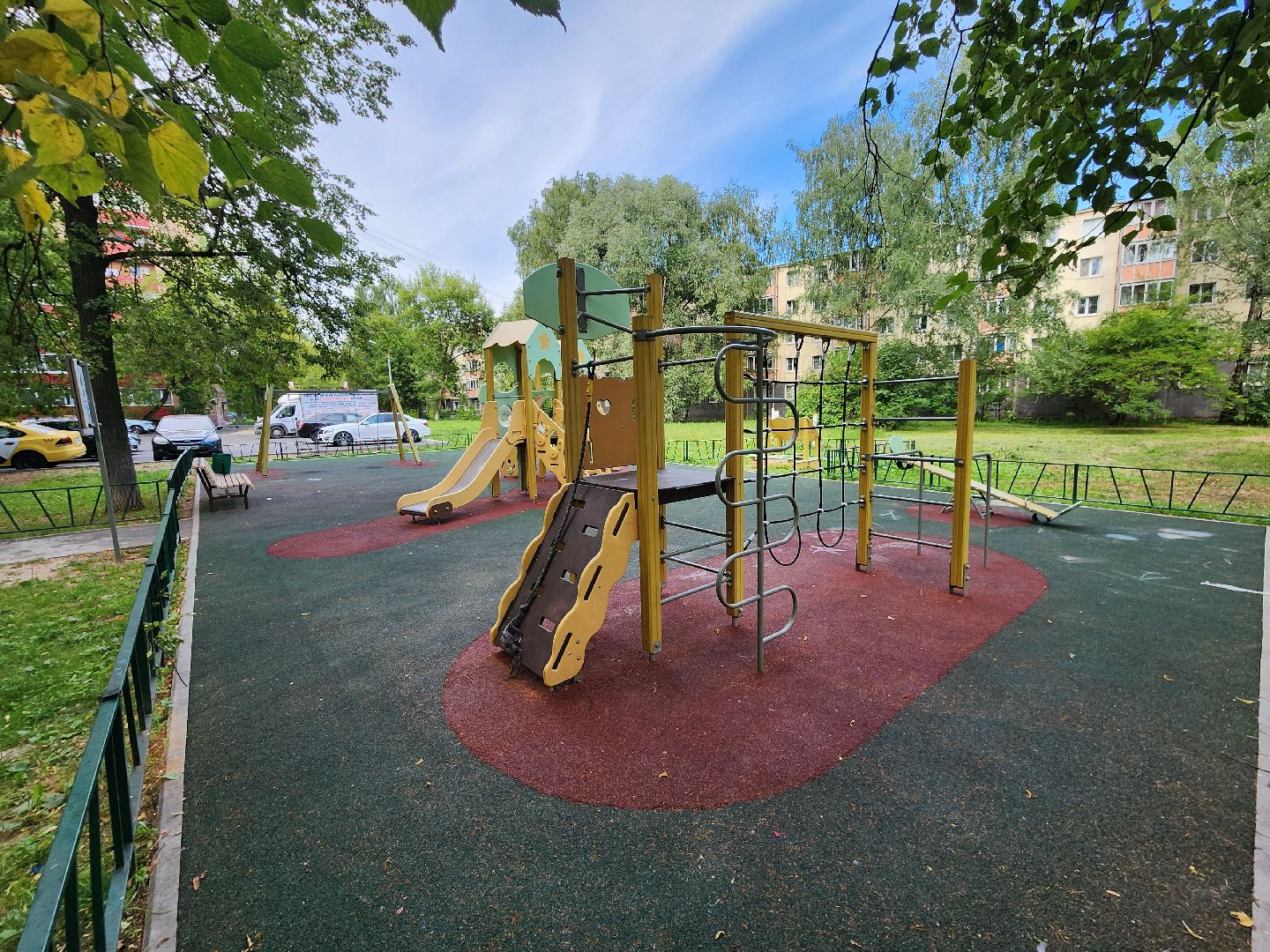 Чехов, улица Молодежная, дворовая территория, комплексное благоустройство, формирование комфортной городской среды, проезды, парковки, пешеходная дорожка, детская площадка, освещение,