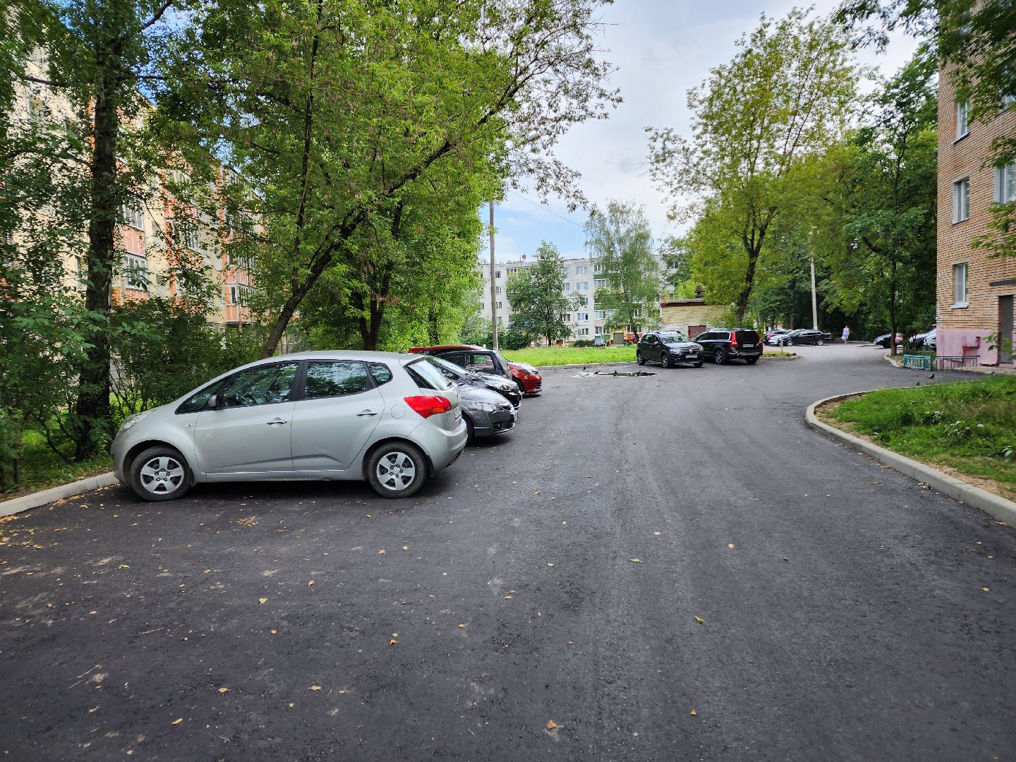 Чехов, улица Молодежная, дворовая территория, комплексное благоустройство, формирование комфортной городской среды, проезды, парковки, пешеходная дорожка, детская площадка, освещение,