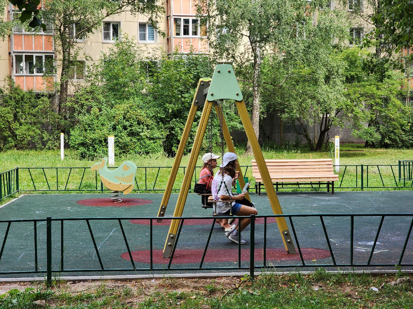 Чехов, улица Молодежная, дворовая территория, комплексное благоустройство, формирование комфортной городской среды, проезды, парковки, пешеходная дорожка, детская площадка, освещение,