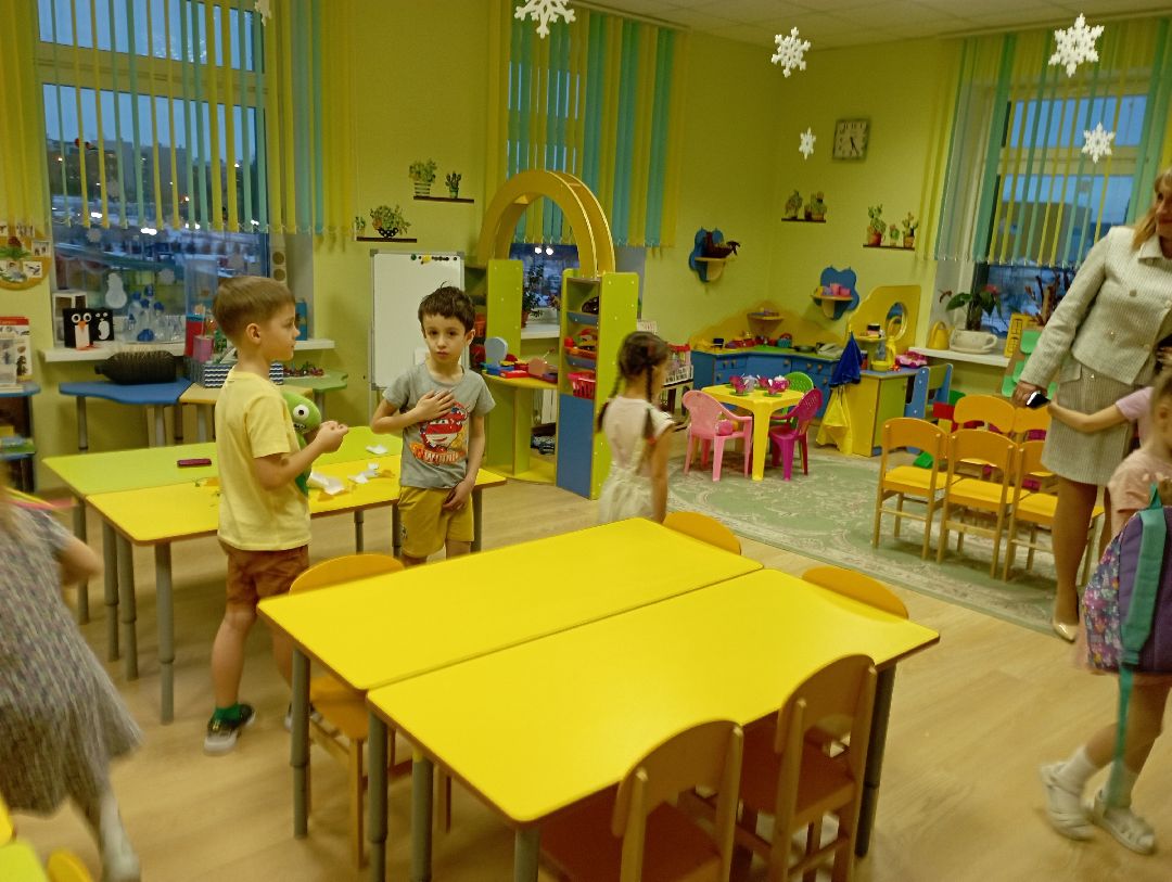 Дубна, общество