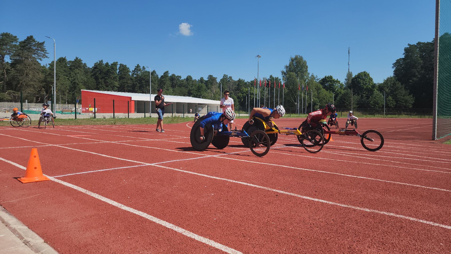 стадион спартак, серпухов, паралимпийцы, инвалиды, Фитнес-день для людей с инвалидностью,