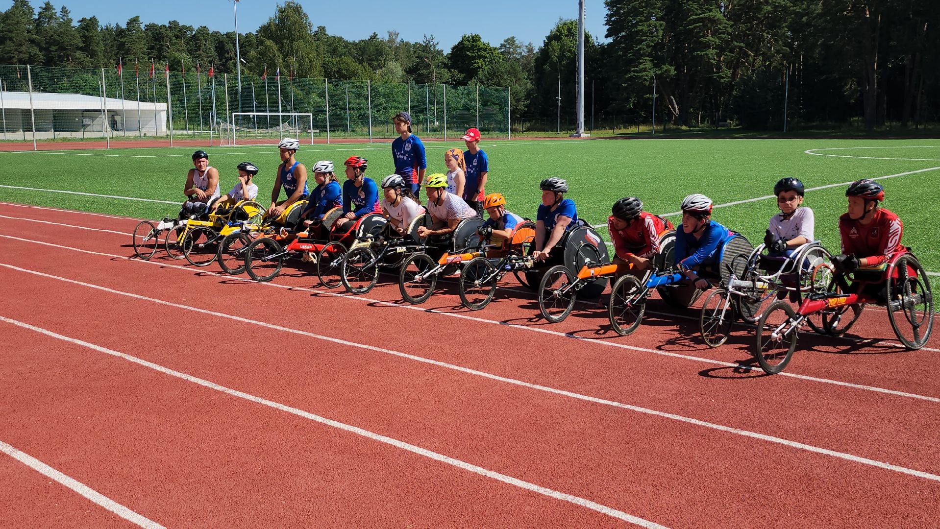 стадион спартак, серпухов, паралимпийцы, инвалиды, Фитнес-день для людей с инвалидностью,