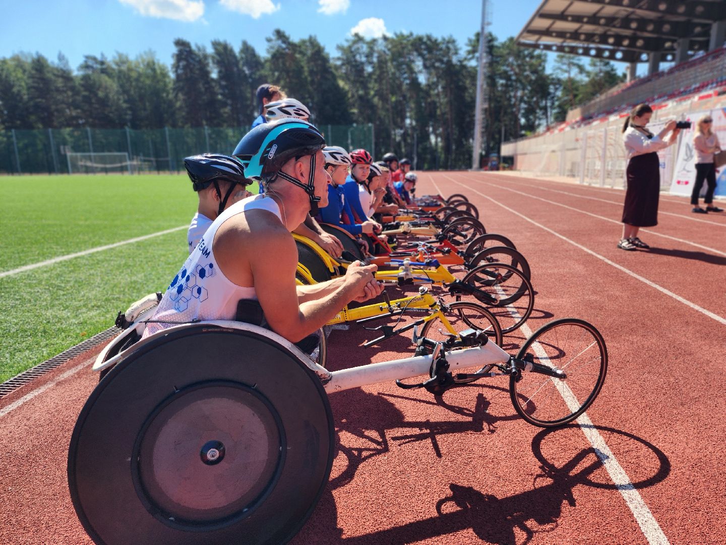 стадион спартак, серпухов, паралимпийцы, инвалиды, Фитнес-день для людей с инвалидностью,