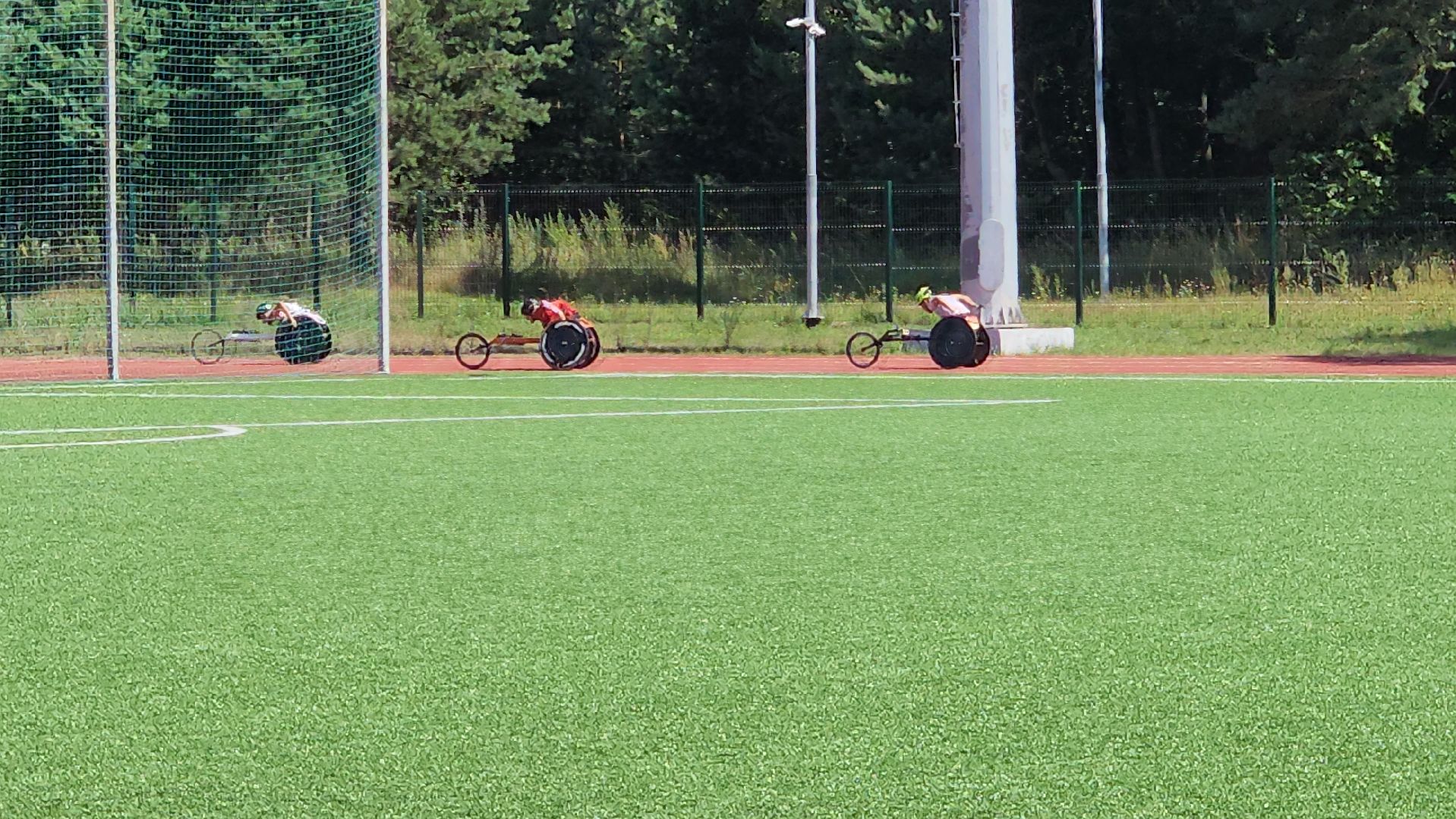 стадион спартак, серпухов, паралимпийцы, инвалиды, Фитнес-день для людей с инвалидностью,