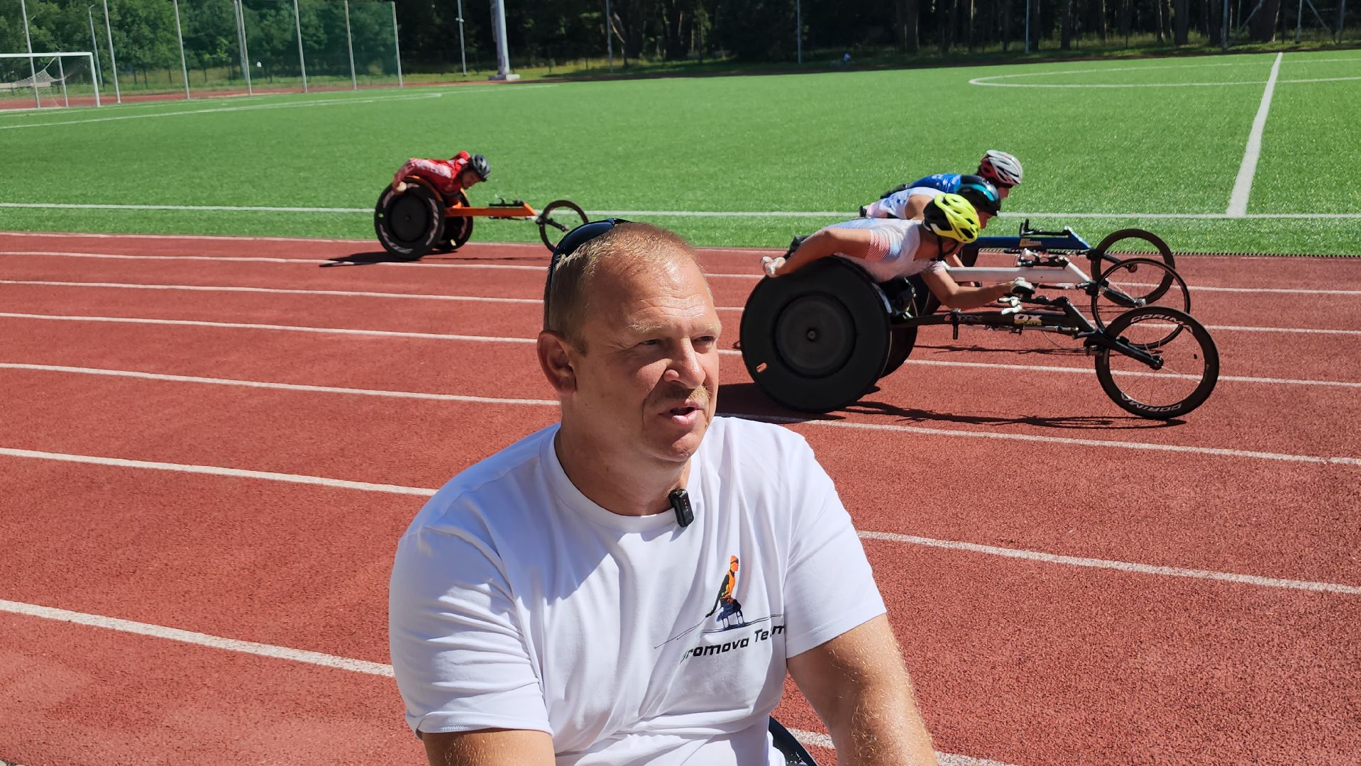 стадион спартак, серпухов, паралимпийцы, инвалиды, Фитнес-день для людей с инвалидностью,