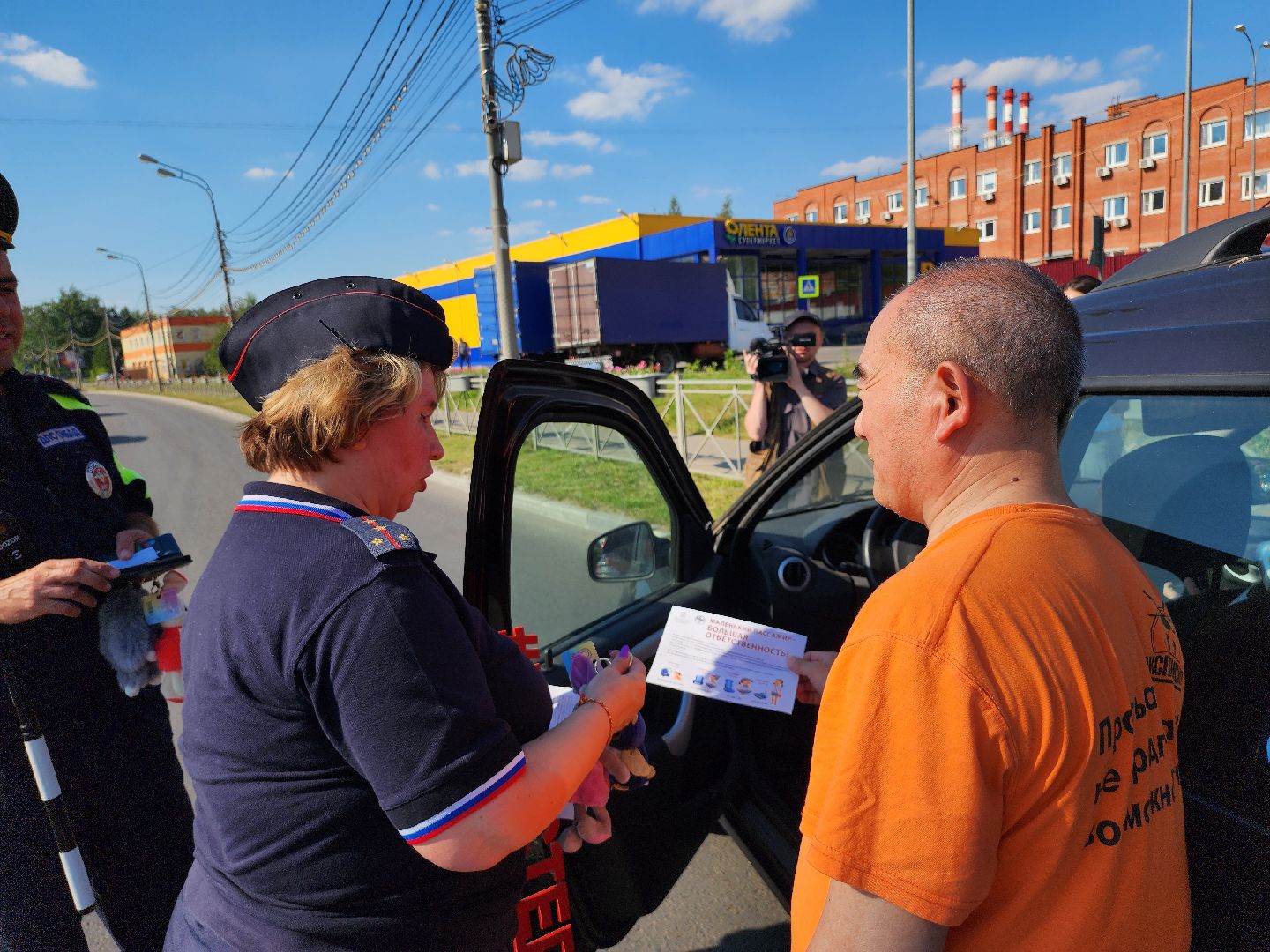гаи, гаи умвд по ленинскому округу, ленинский округ, безопасность детей, детское кресло, акция гаи,