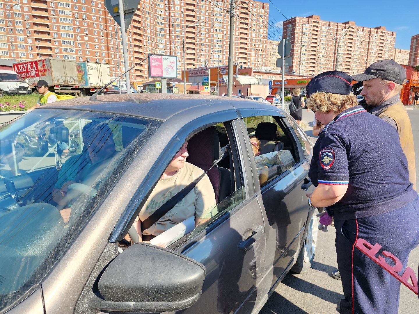 гаи, гаи умвд по ленинскому округу, ленинский округ, безопасность детей, детское кресло, акция гаи,