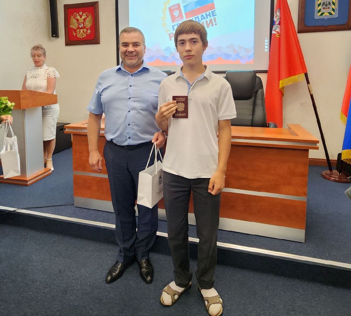 паспорт, вручение паспортов, ленинский округ, движение первых, молодежь ленинского округа,