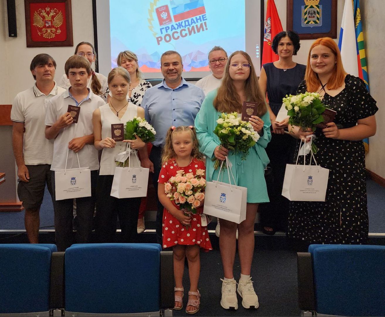 паспорт, вручение паспортов, ленинский округ, движение первых, молодежь ленинского округа,