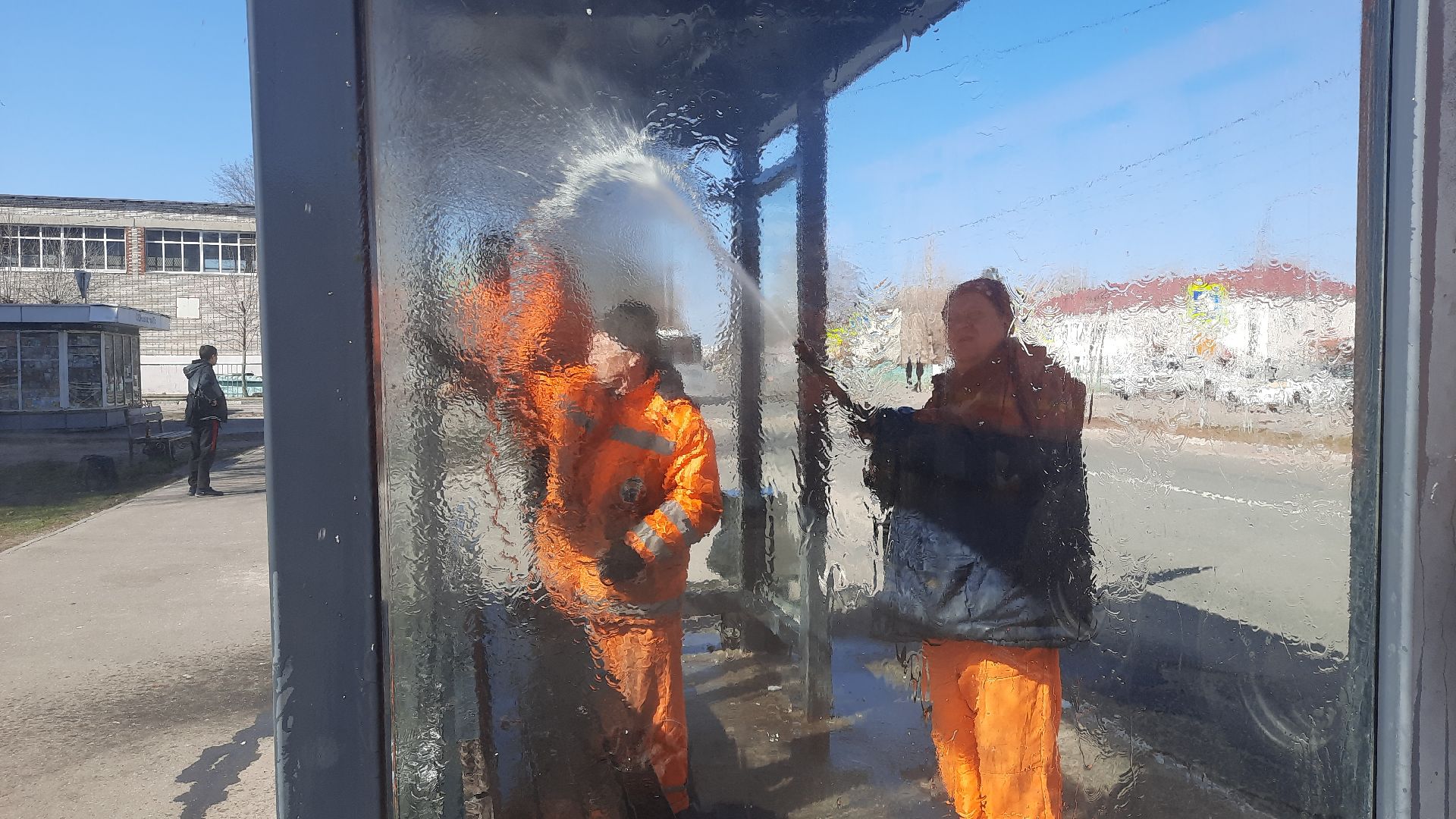 Шатура, перемены, мытьё остановок