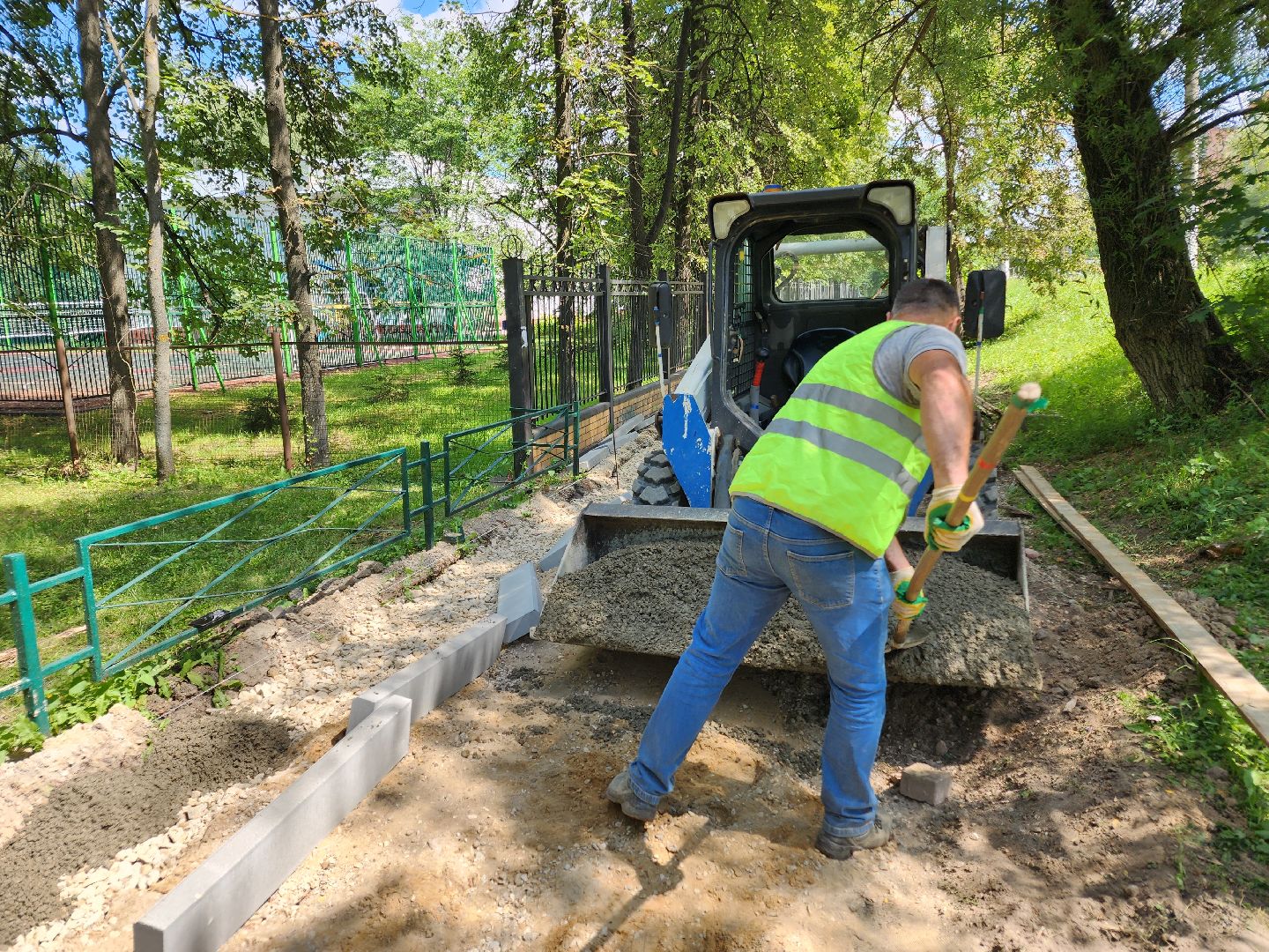 чехов, улица Чехова, строительство тротуара, нацпроект безопасные и качественные автодороги, благоустройство,