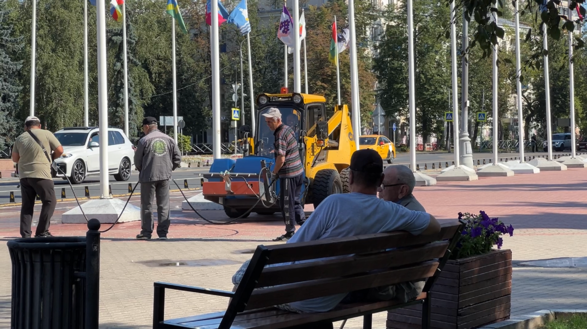 химки, благоуйстройство, полив дорог, поливальная машина,