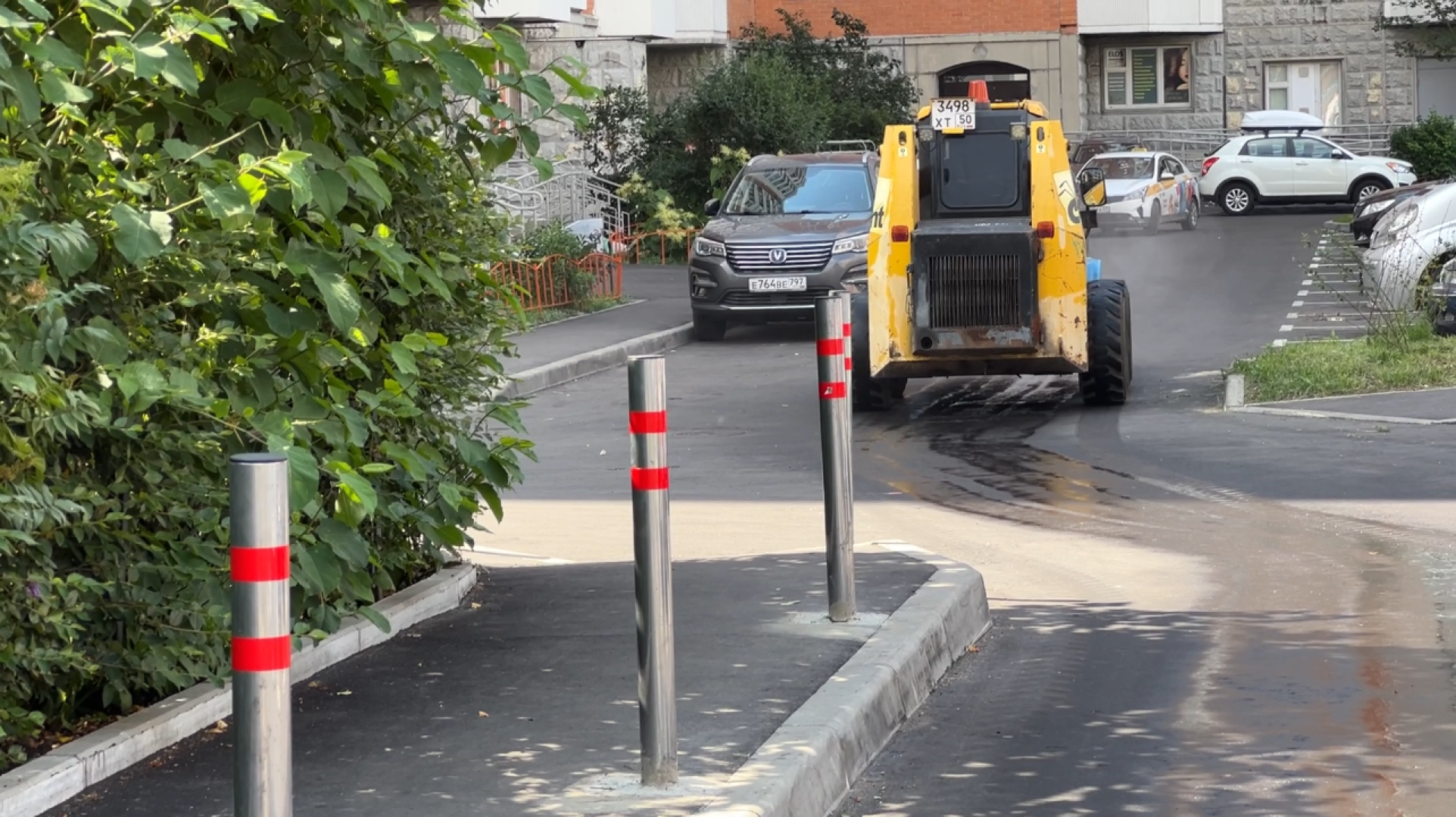 химки, благоуйстройство, полив дорог, поливальная машина,