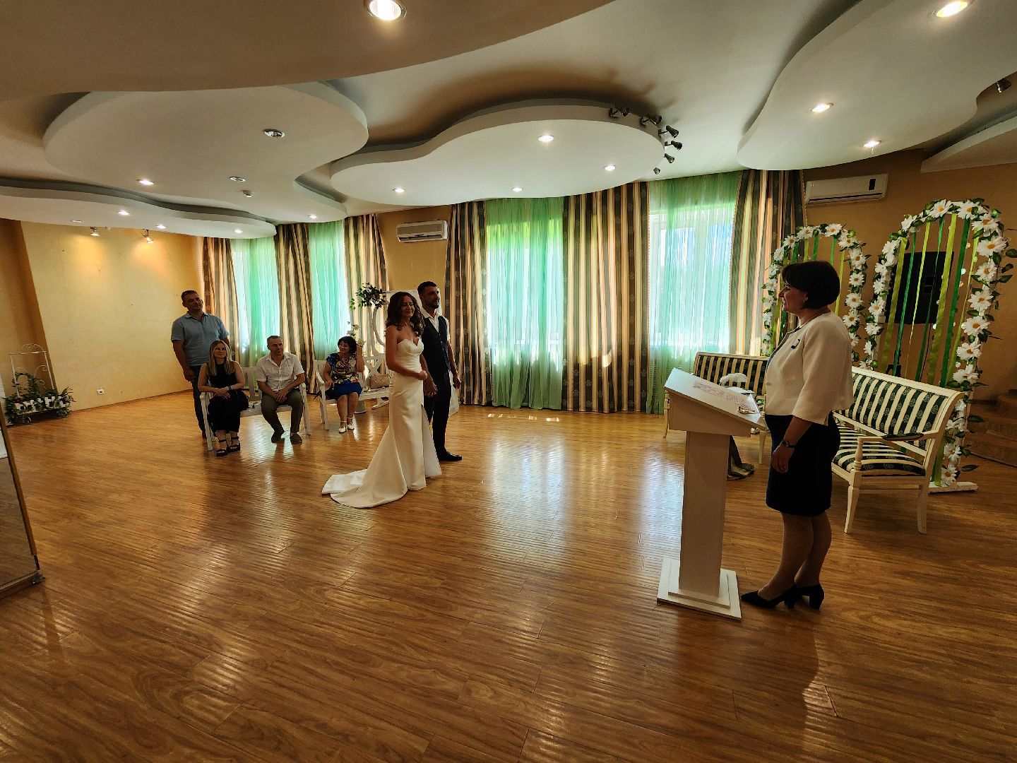 Чехов, дворец культуры Дружба, выездная регистрация брака, бракосочетание, ЗАГС, Свадьба в Подмосковье, Минсоцразвития Московской области, дополнительные площадки, церемония, торжество,