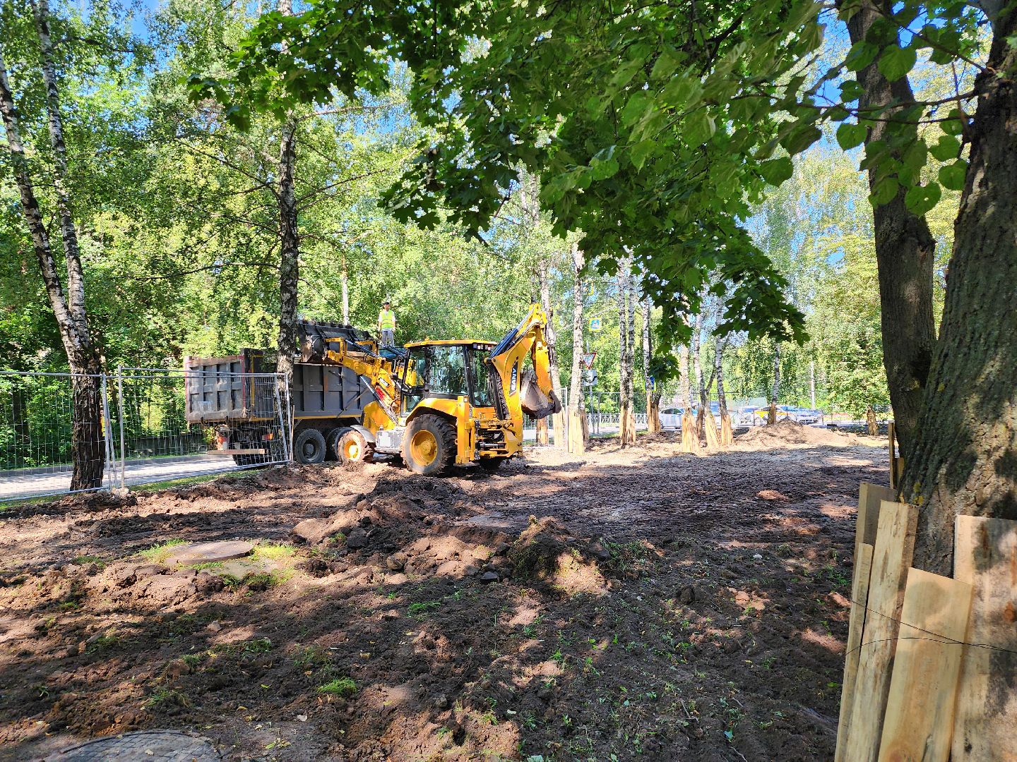сквер 80-летия ленинского района, новая детская площадка, ленинский округ, благоустройство, сквер у МФЦ Видное,