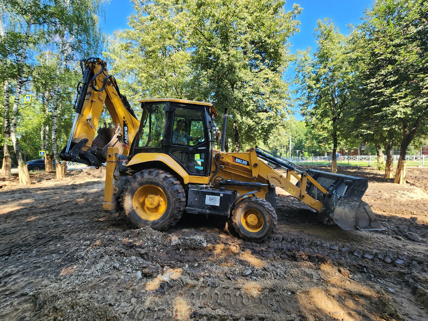 сквер 80-летия ленинского района, новая детская площадка, ленинский округ, благоустройство, сквер у МФЦ Видное,