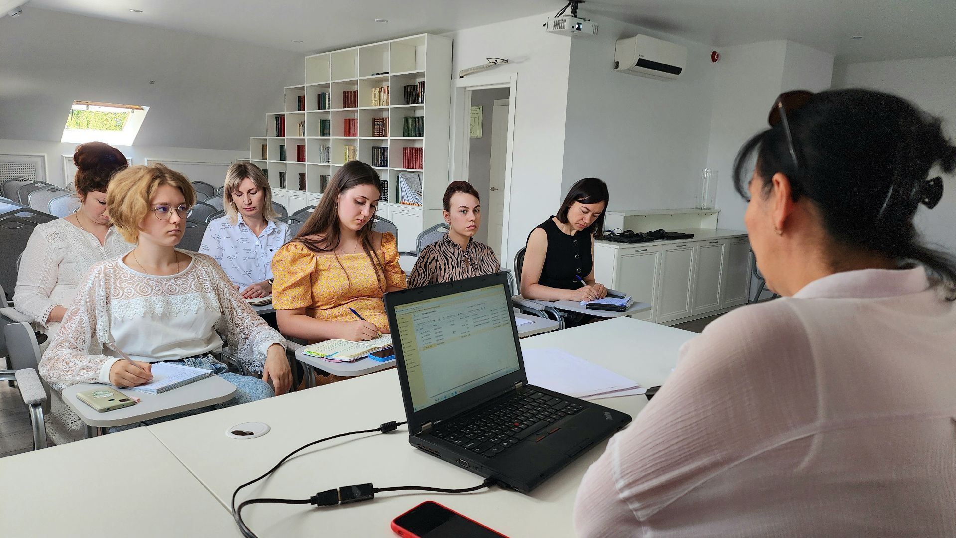 центр защиты бизнеса, Домодедово, Соцпредприятие, Социальное предприятие, меры поддержки, господдержка, Экономика, средний бизнес, Переобучение, Подмосковье,