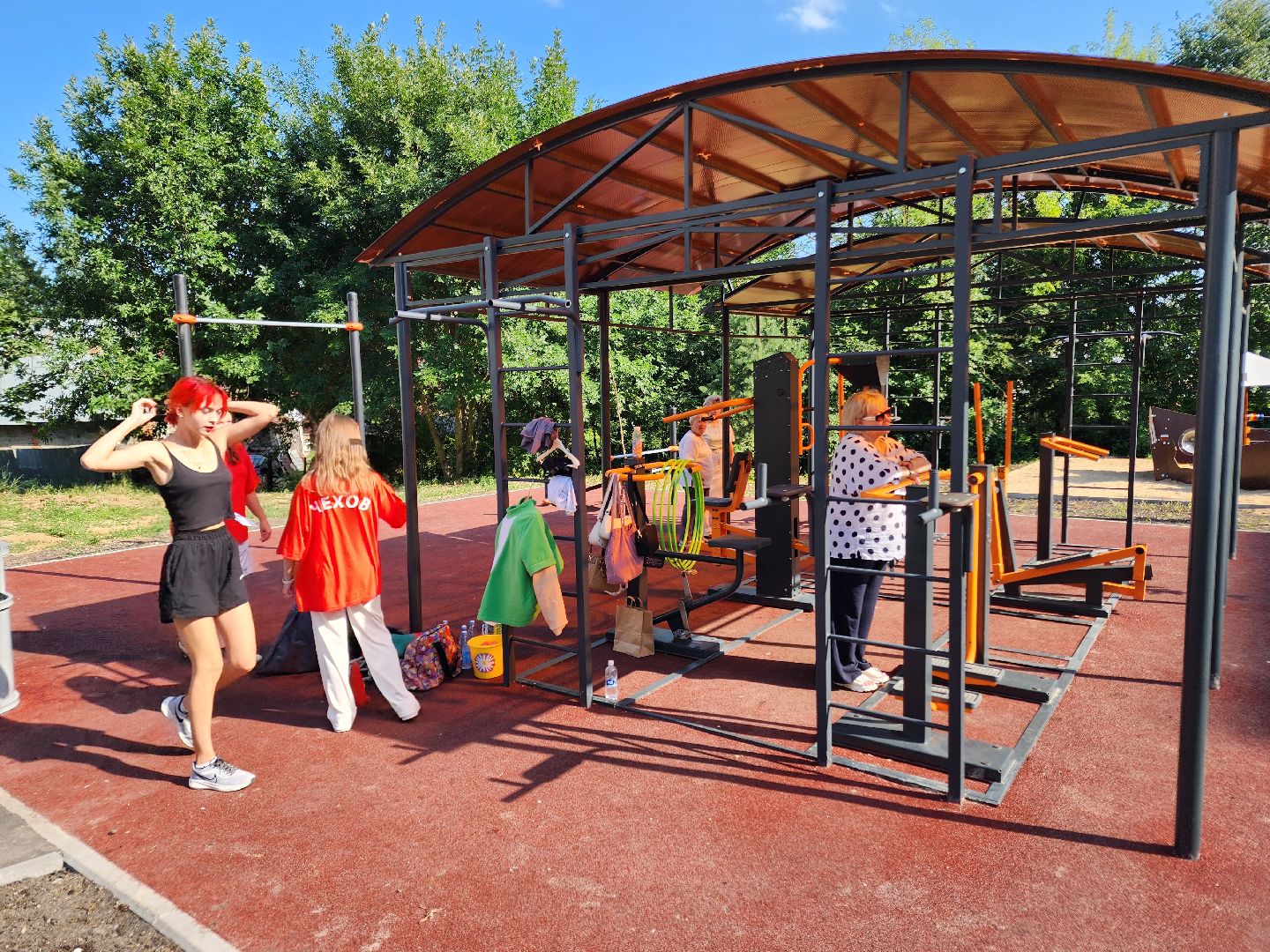 Чехов, улица Полиграфистов, комплексное благоустройство дворов, приемка работ, открытие детской площадки, глава администрации го Чехов, Михаил Собакин, анимационная программа,