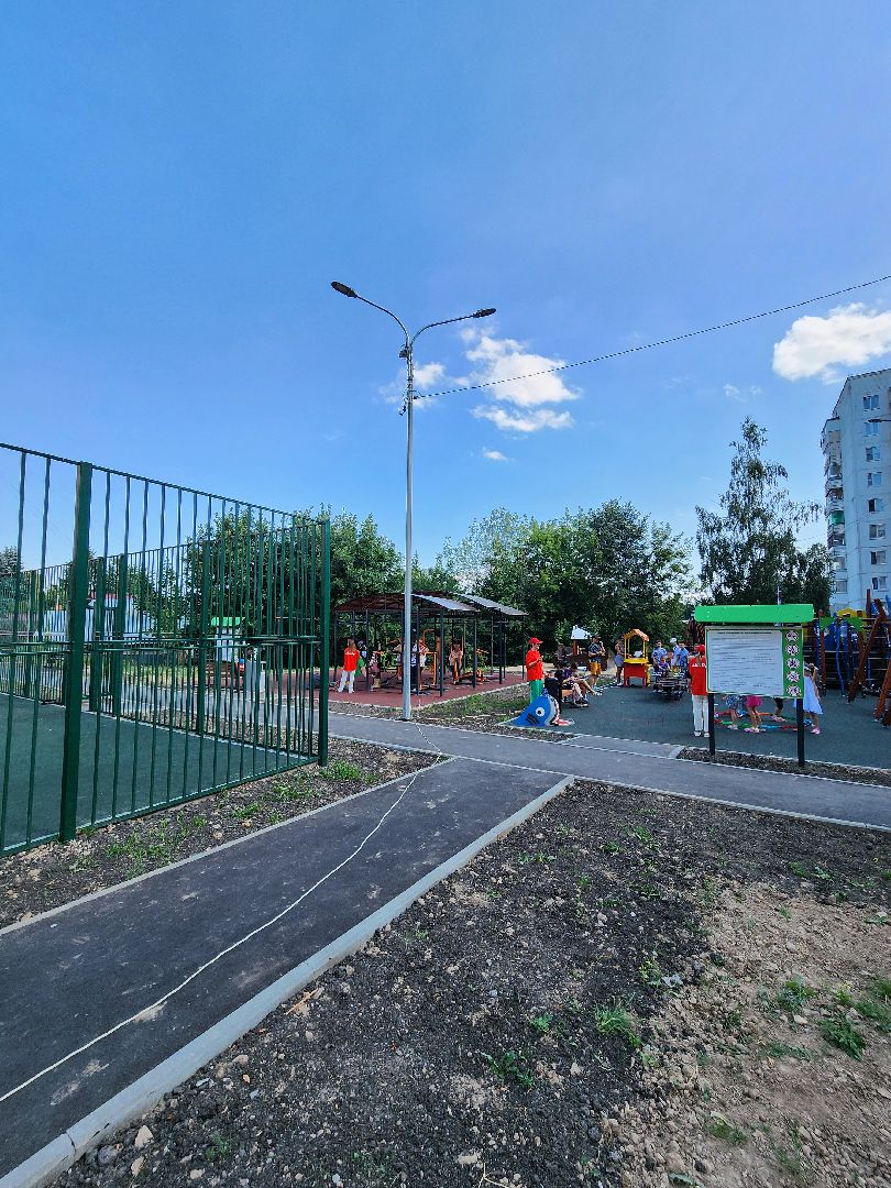 Чехов, улица Полиграфистов, комплексное благоустройство дворов, приемка работ, открытие детской площадки, глава администрации го Чехов, Михаил Собакин, анимационная программа,