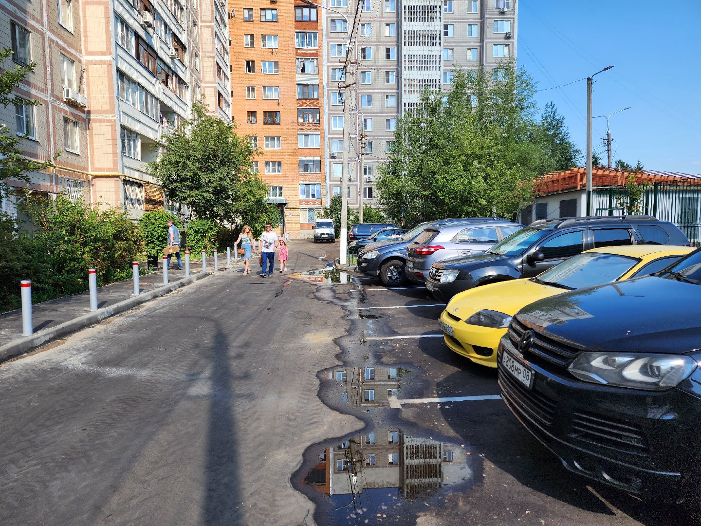 Чехов, улица Полиграфистов, комплексное благоустройство дворов, приемка работ, открытие детской площадки, глава администрации го Чехов, Михаил Собакин, анимационная программа,