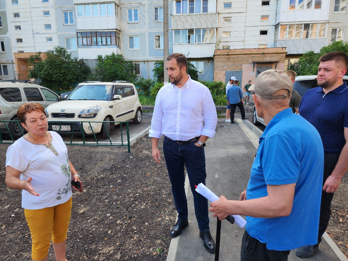 Чехов, улица Полиграфистов, комплексное благоустройство дворов, приемка работ, открытие детской площадки, глава администрации го Чехов, Михаил Собакин, анимационная программа,