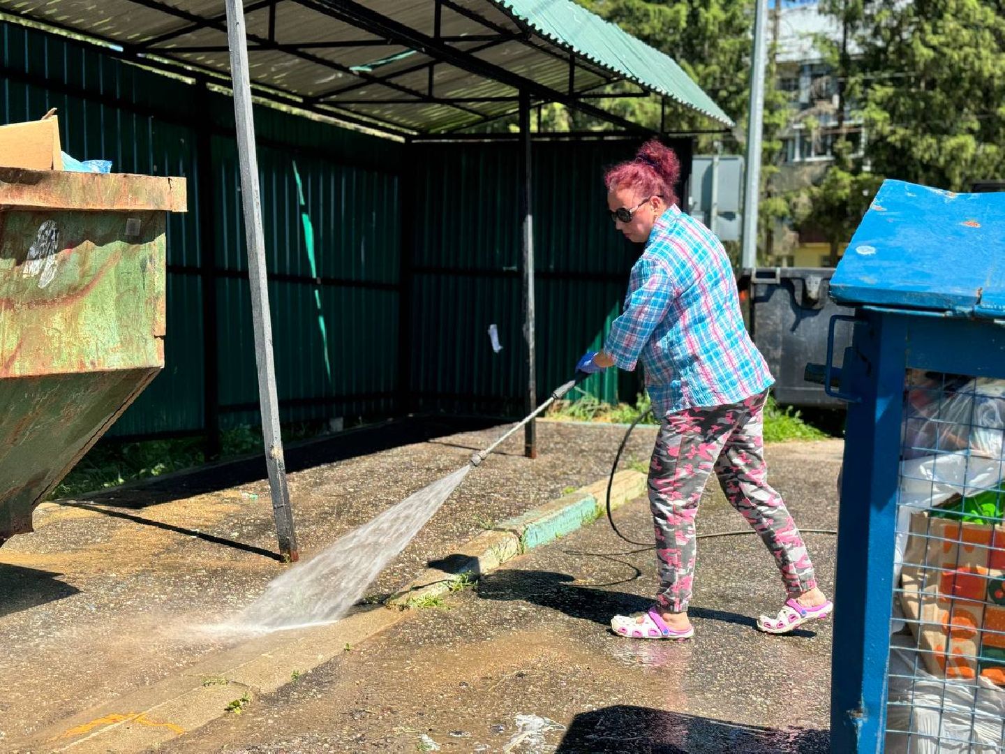 контейнерная площадка, управляющая компания, сотрудник, чистота, баки,