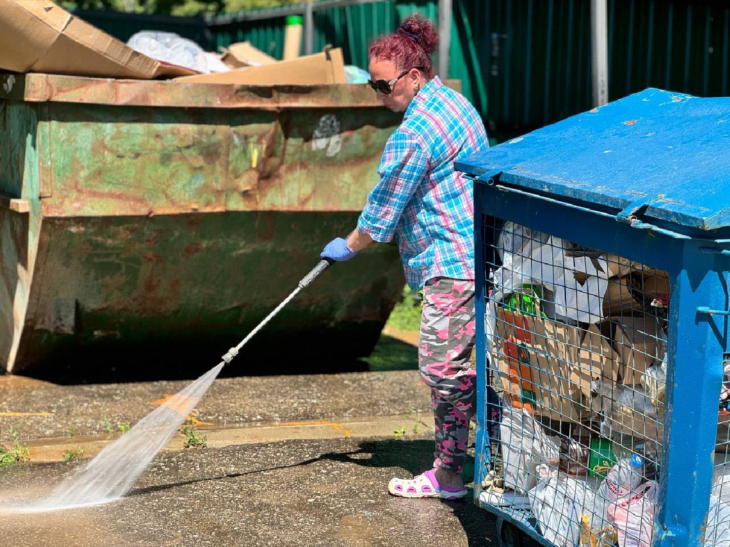 контейнерная площадка, управляющая компания, сотрудник, чистота, баки,