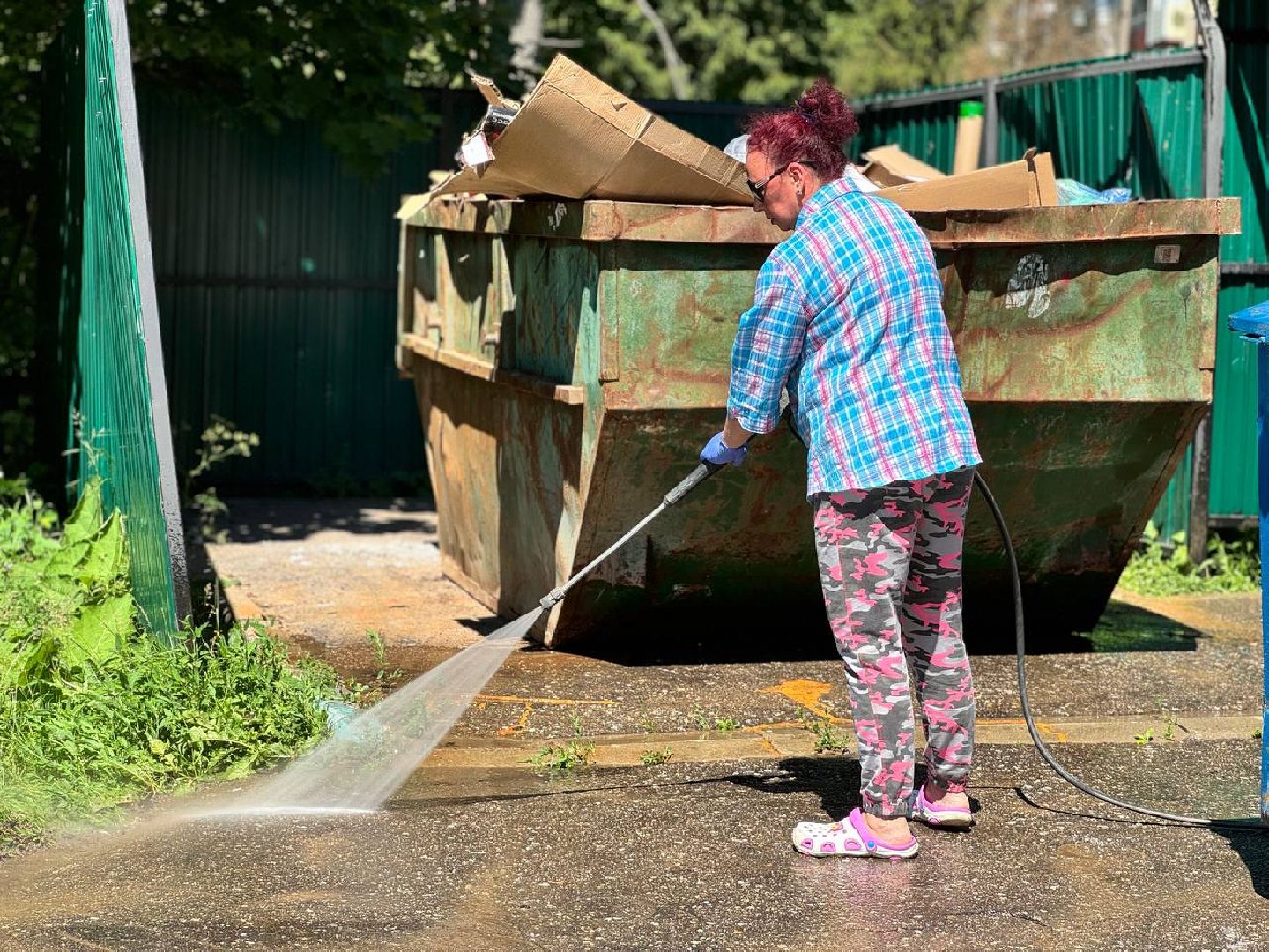 контейнерная площадка, управляющая компания, сотрудник, чистота, баки,