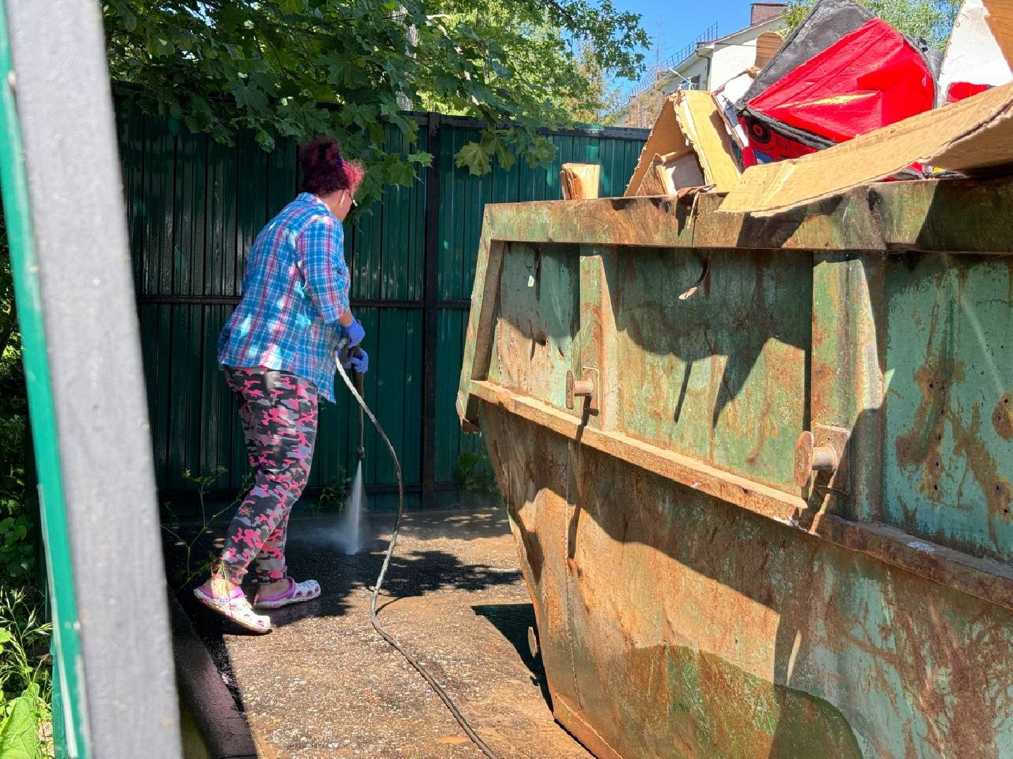 контейнерная площадка, управляющая компания, сотрудник, чистота, баки,