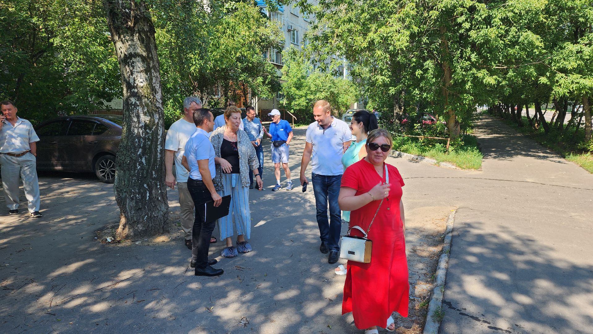 пешие обходы, заместитель главы, Григорий грибанов, ул семашко, ул дзержинского, борис аубакиров, мусор, смет, уборка, озеленение,