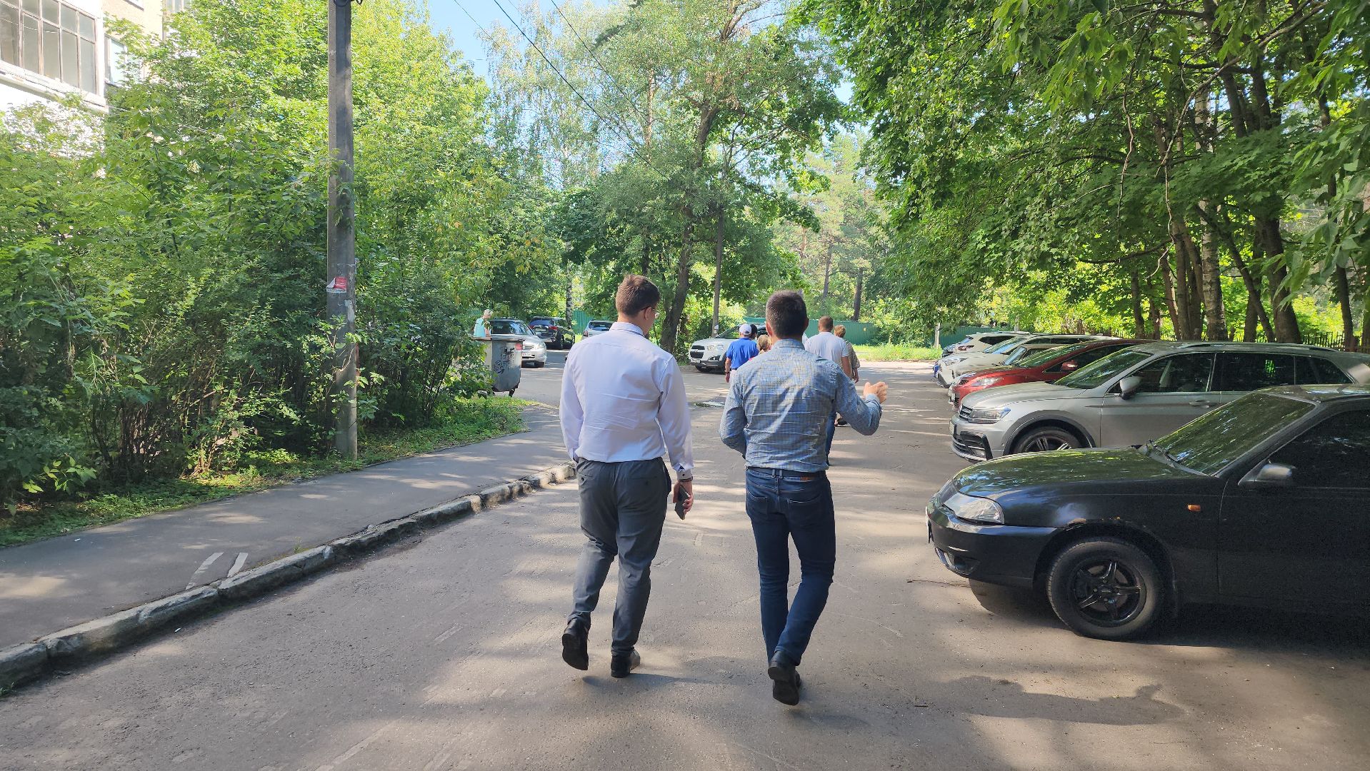 пешие обходы, заместитель главы, Григорий грибанов, ул семашко, ул дзержинского, борис аубакиров, мусор, смет, уборка, озеленение,